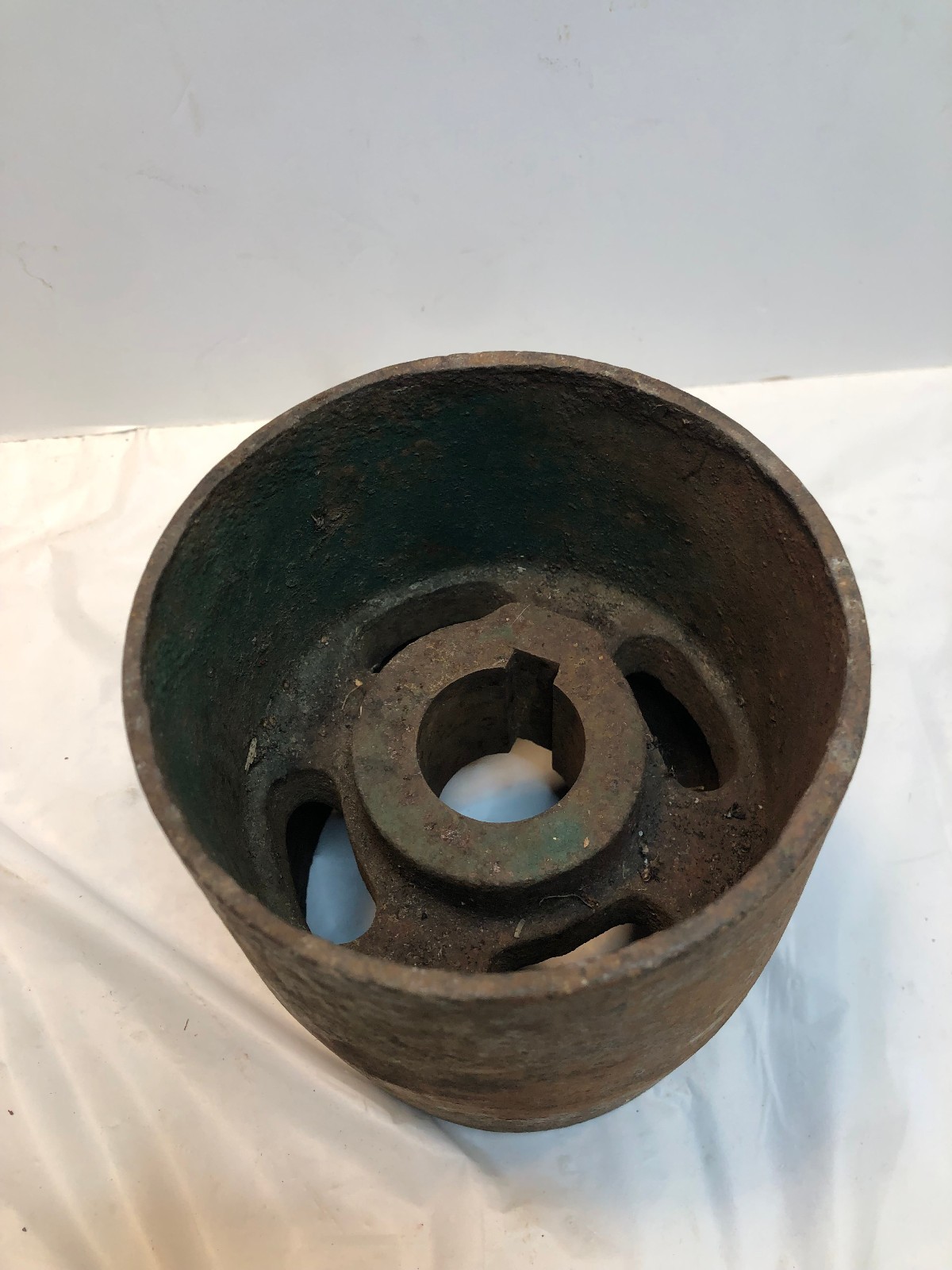 Vintage Flat Pulley Tractor Green Steel Engine – Oliver? John Deere? 5″ Diameter