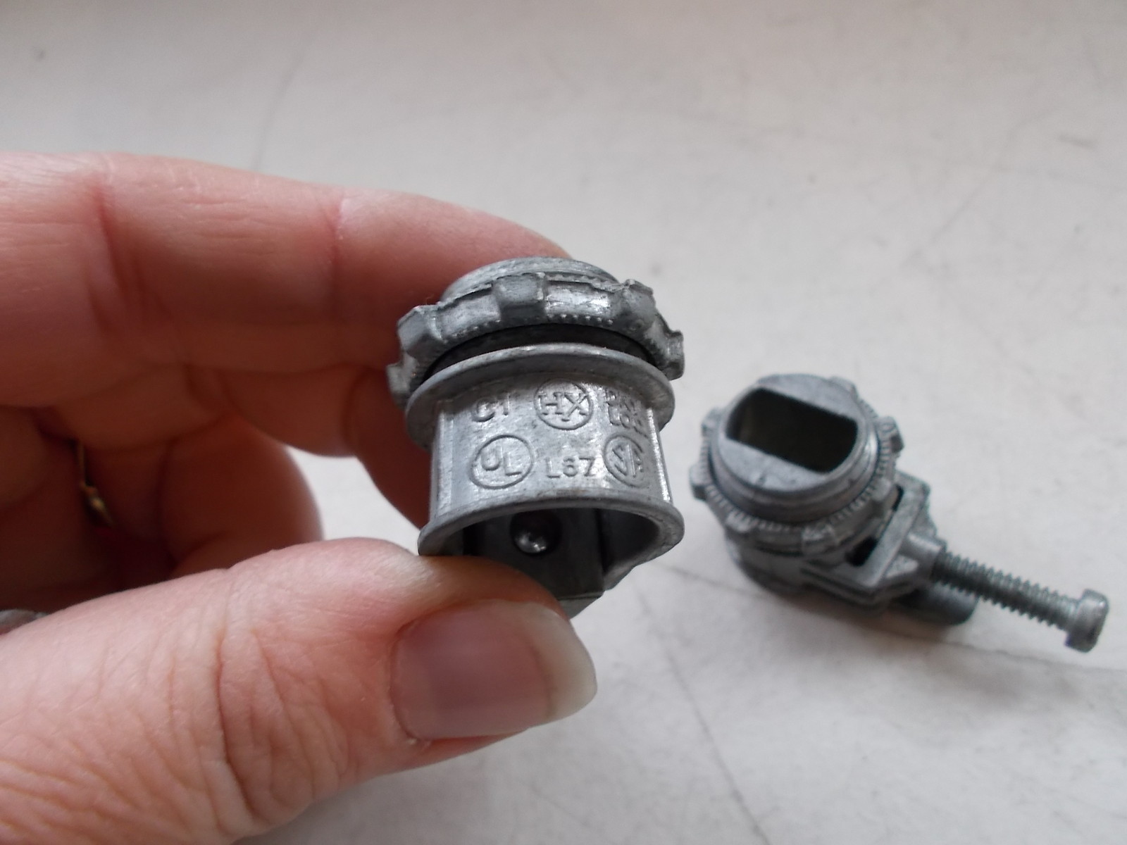 Halex L67 lot of 2 Flex Cable Squeeze Clamp Connectors *FREE SHIPPING*