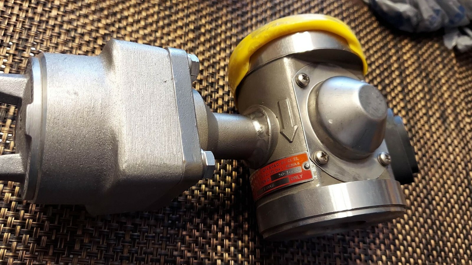 New Flowmeter Vortex Bailey Fischer Porter 10LV3401ACBB1BB IOLV3401ACBB1BB