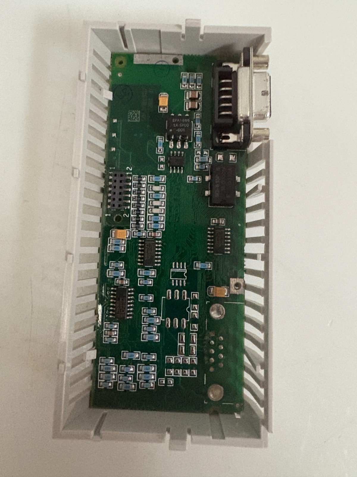 SCHNEIDER MODICON TSX MOMENTUM ANALOG IN-4 CH OUT-2 CH 170 AMM 090 00