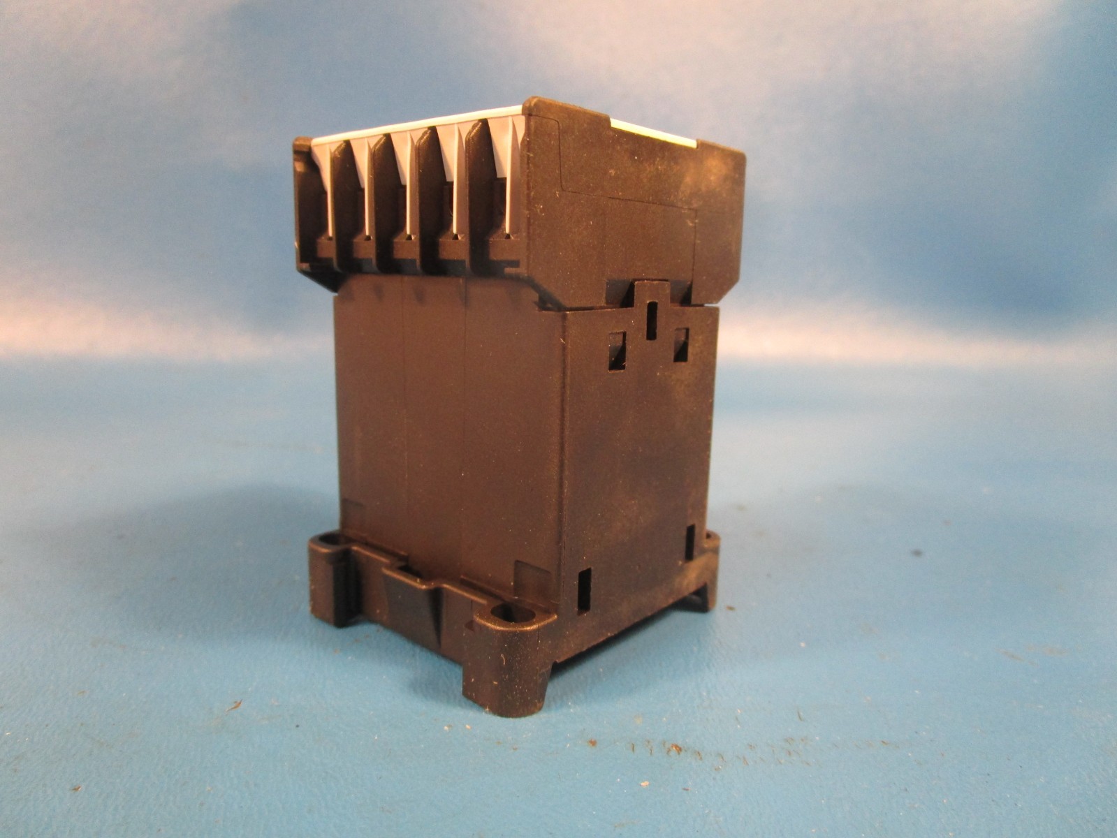 Siemens 3TF20 10-0AF0, CONTACTOR, SIZE 00, 3-POLE, AC-3 4 KW/400 V, AUXILIARY