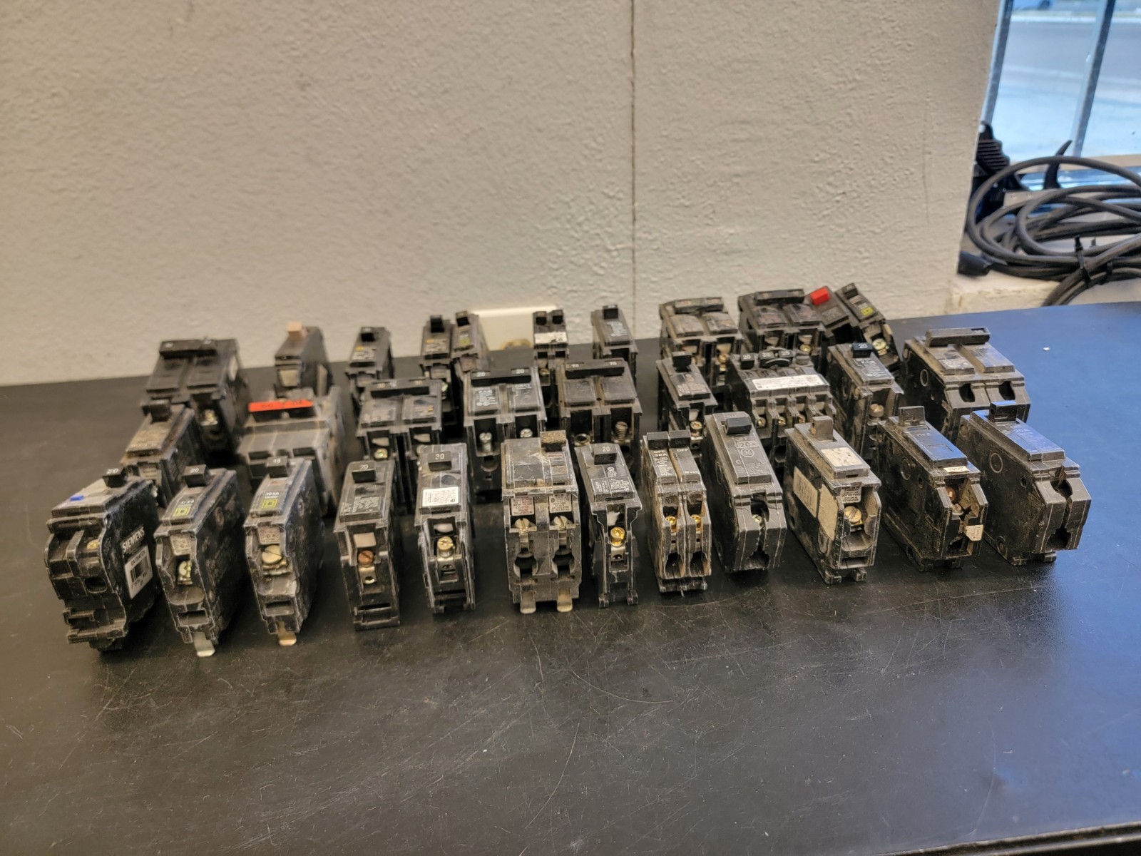 Lot of 32 Circuit Breakers Various Amps See Photos