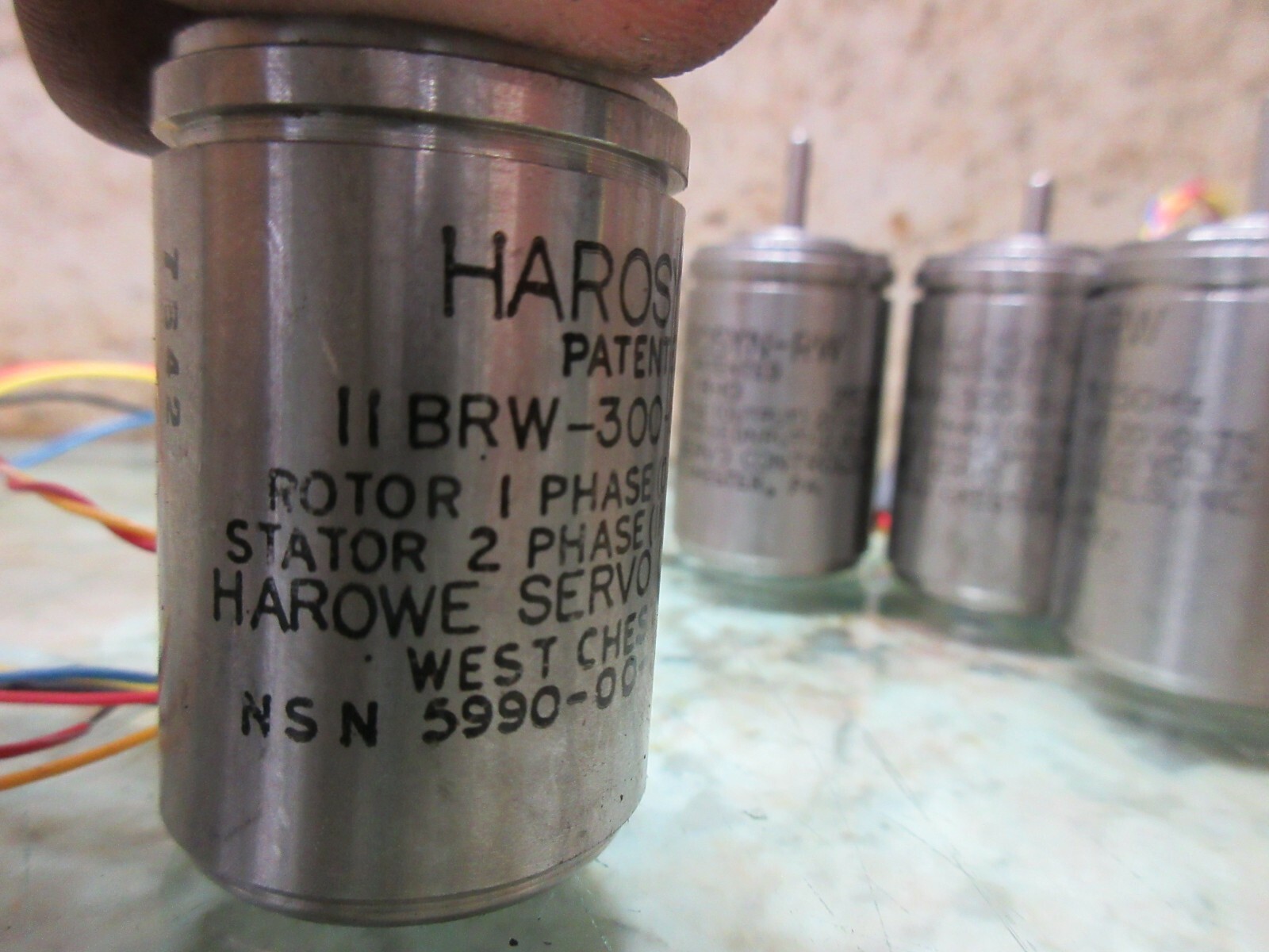 HAROSYN SYNCHRO RESOLVER BRUSHLESS MOTOR RW 11BRW-300-B-10 250HZ EACH 1