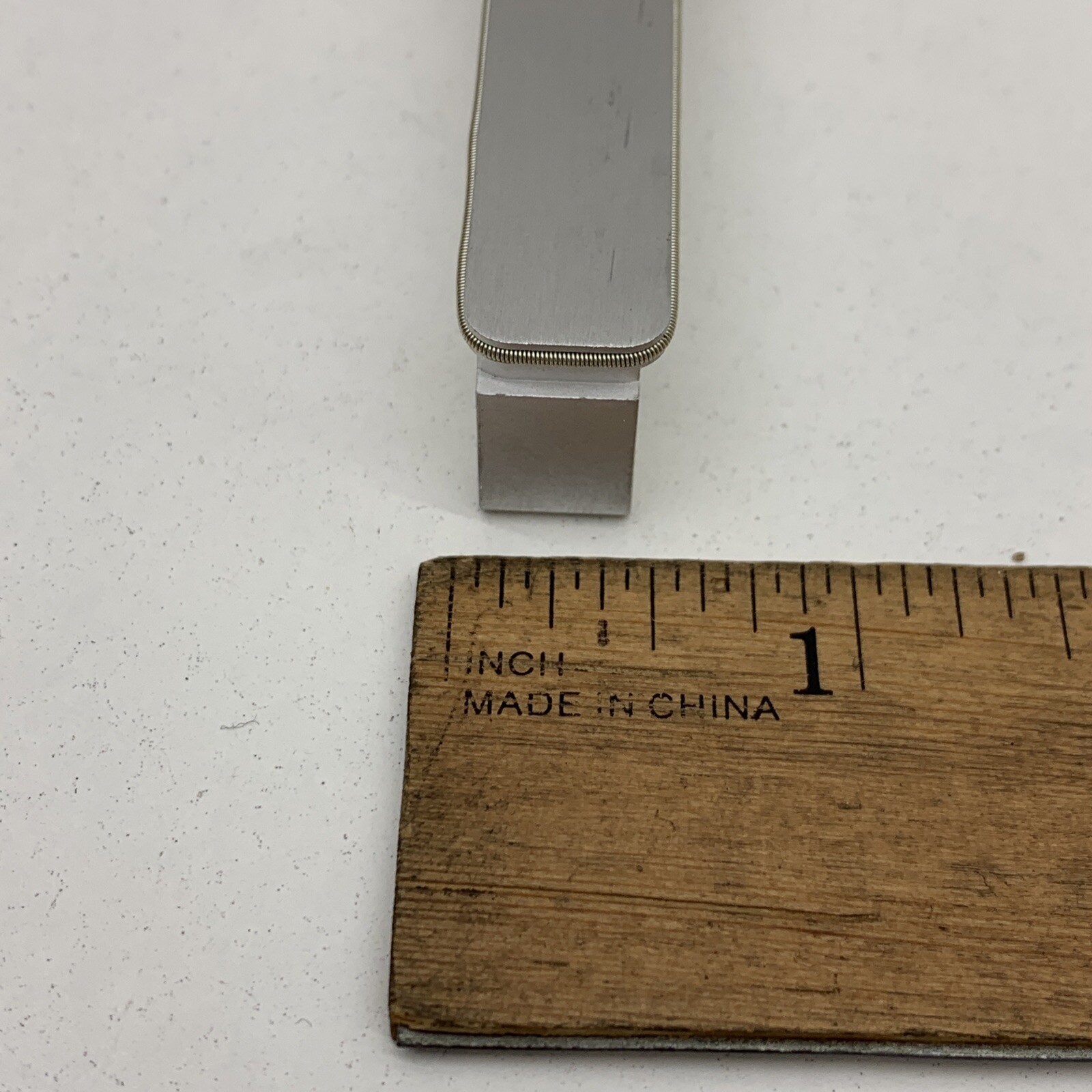 Emench Closure Plate