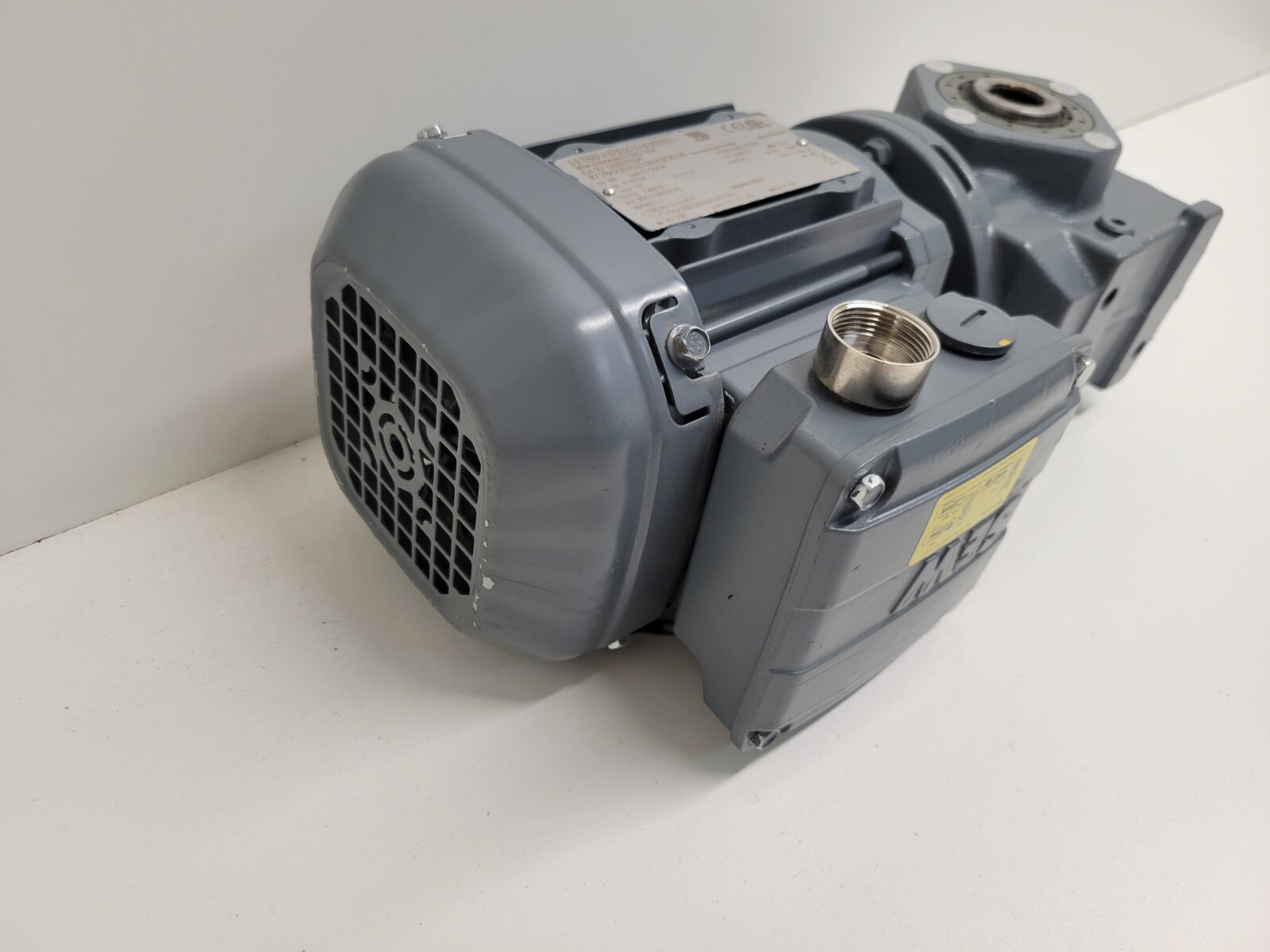 GOOD USED! SEW-EURODRIVE .33HP 230/460V 1.14/.57A GEAR MOTOR SA37-DRS71S4
