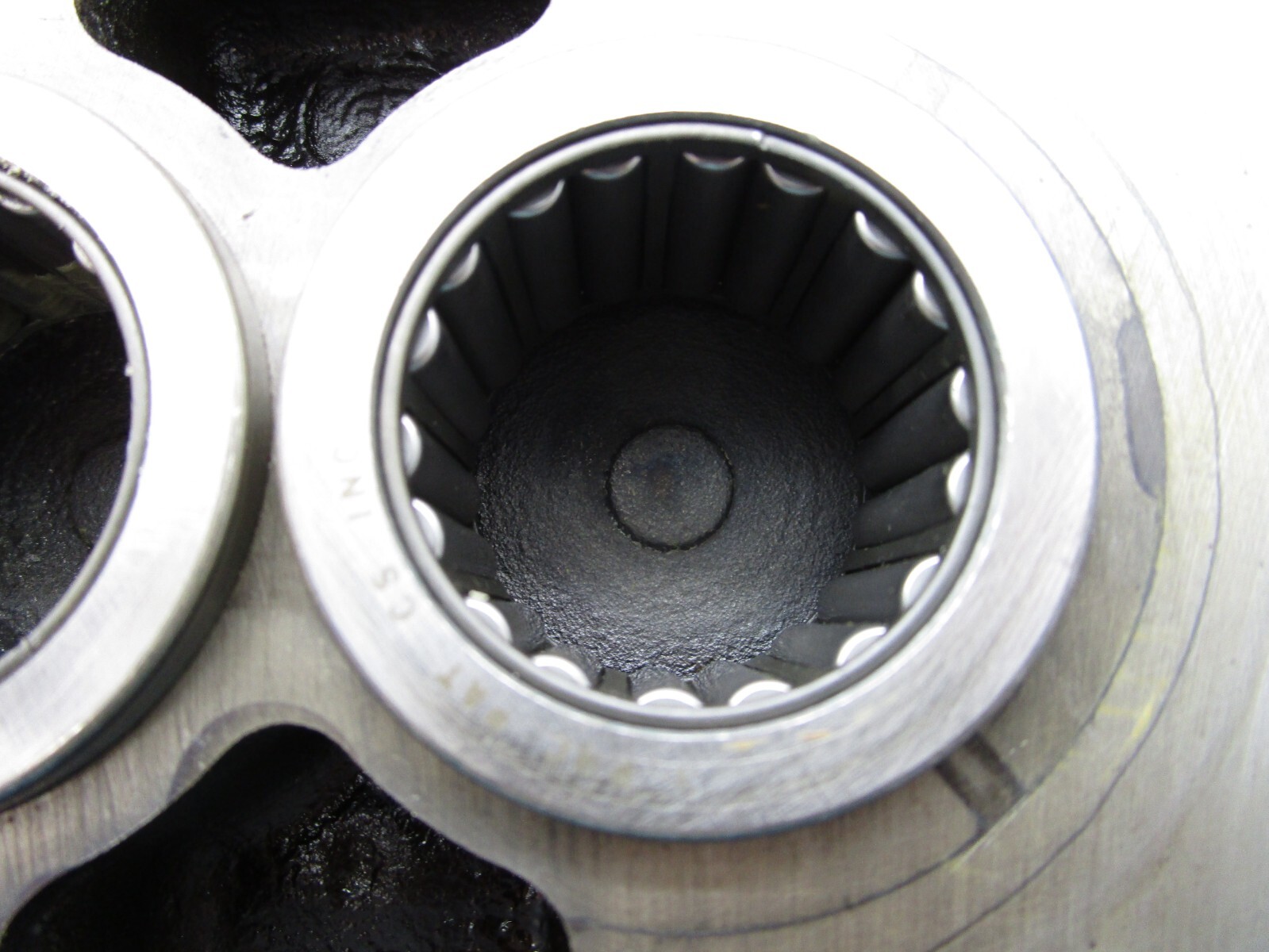 Lynch P50 P51 Hydraulic Pump Roller Bearing Back Cover End Plate UA-1603