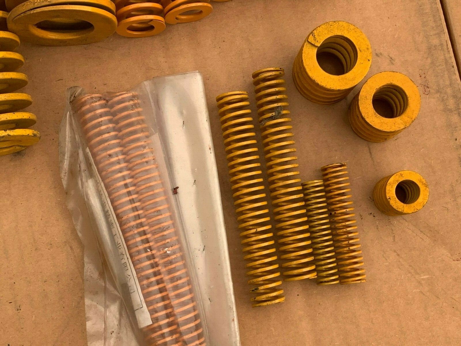 JIS Die Springs Extra Light Duty (Lot of 18, Assorted)