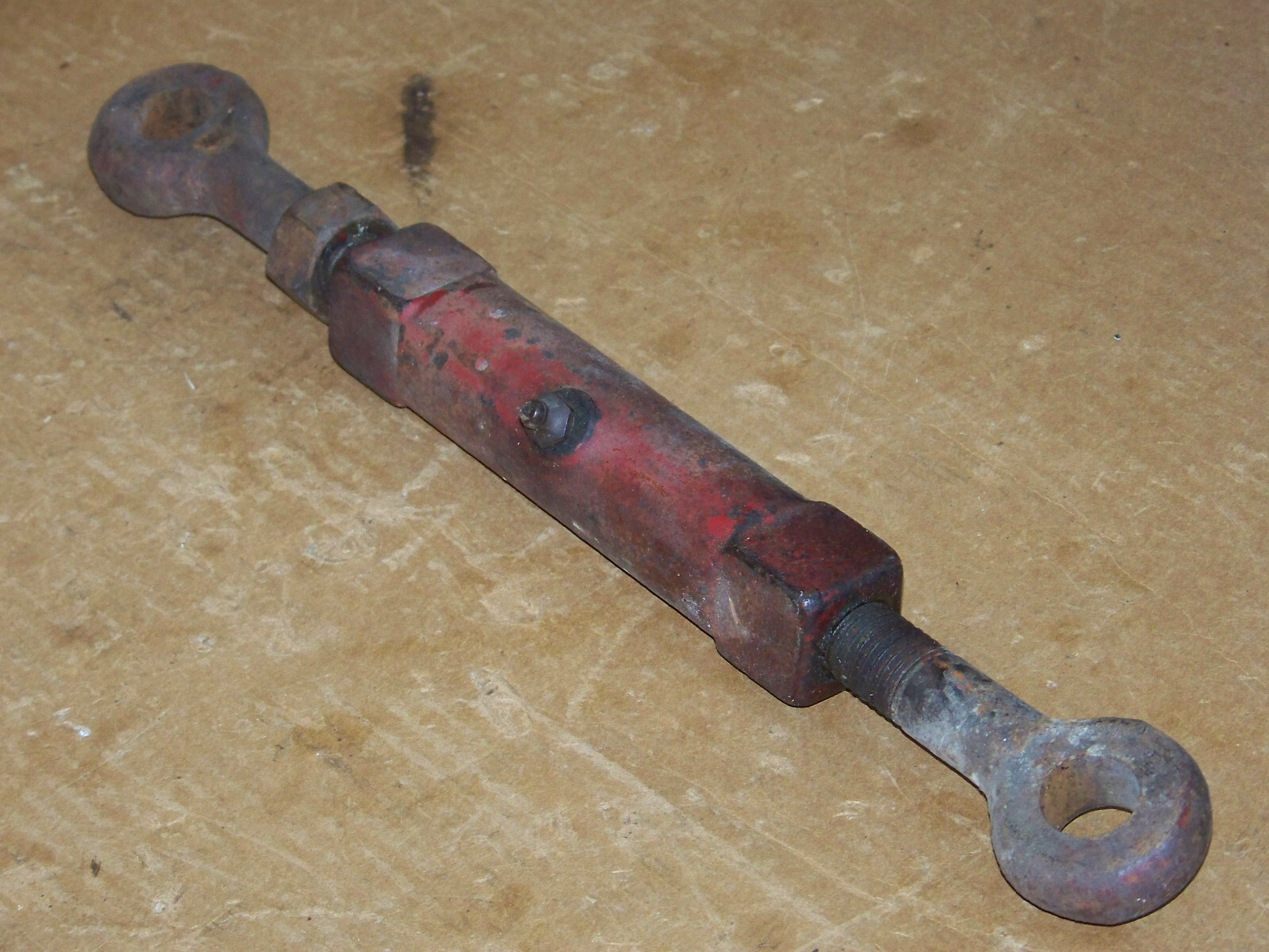 International IHC 1745B Garden Lawn Tractor 3pt Hitch Top Center Link Plow