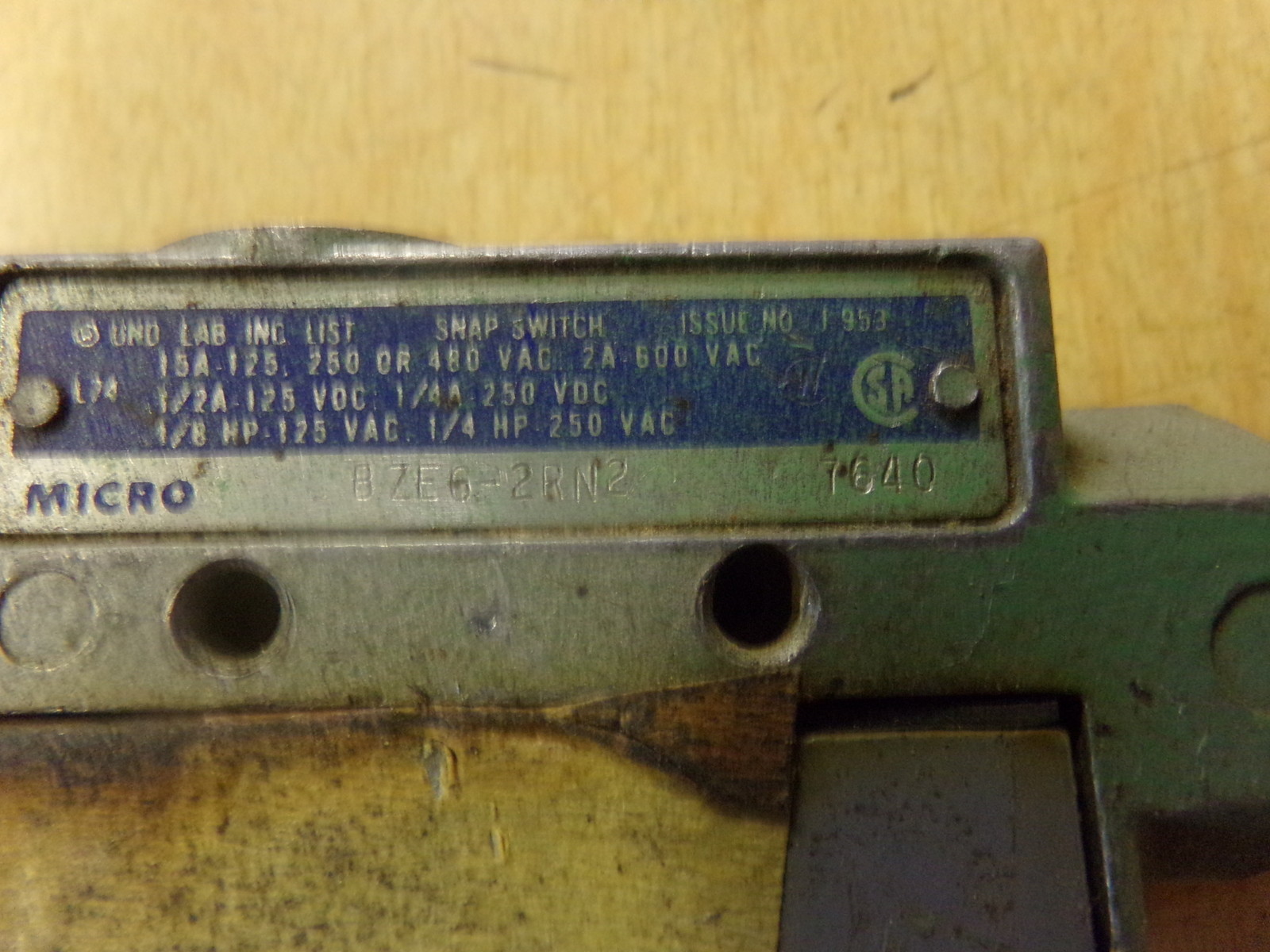 Micro BZE6-2Rn2 1640 Snap Switch *FREE SHIPPING*