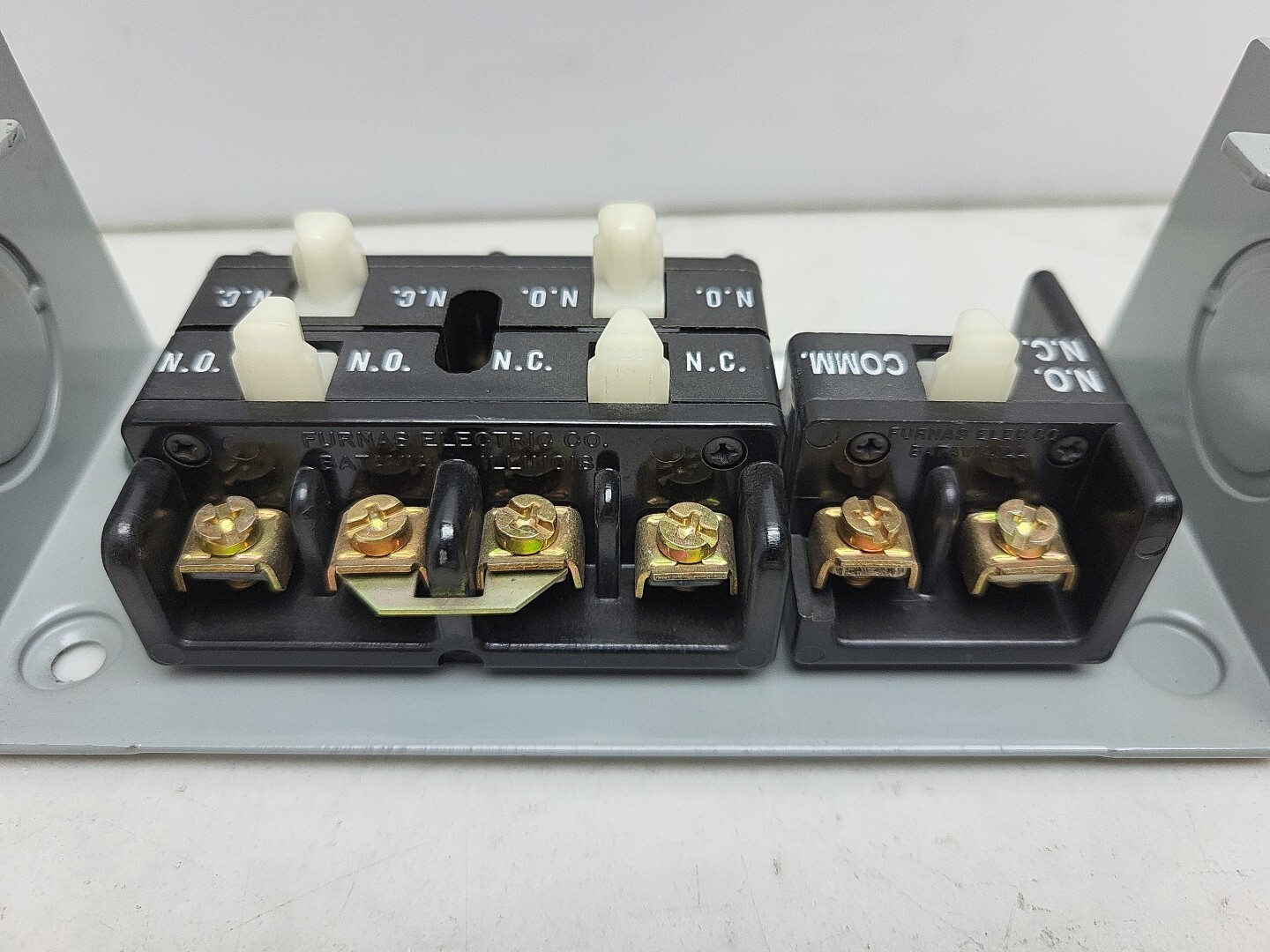 Furnas Siemens 50MA3KLE Forward Reverse Stop 3 Button Control Station *NO COVER