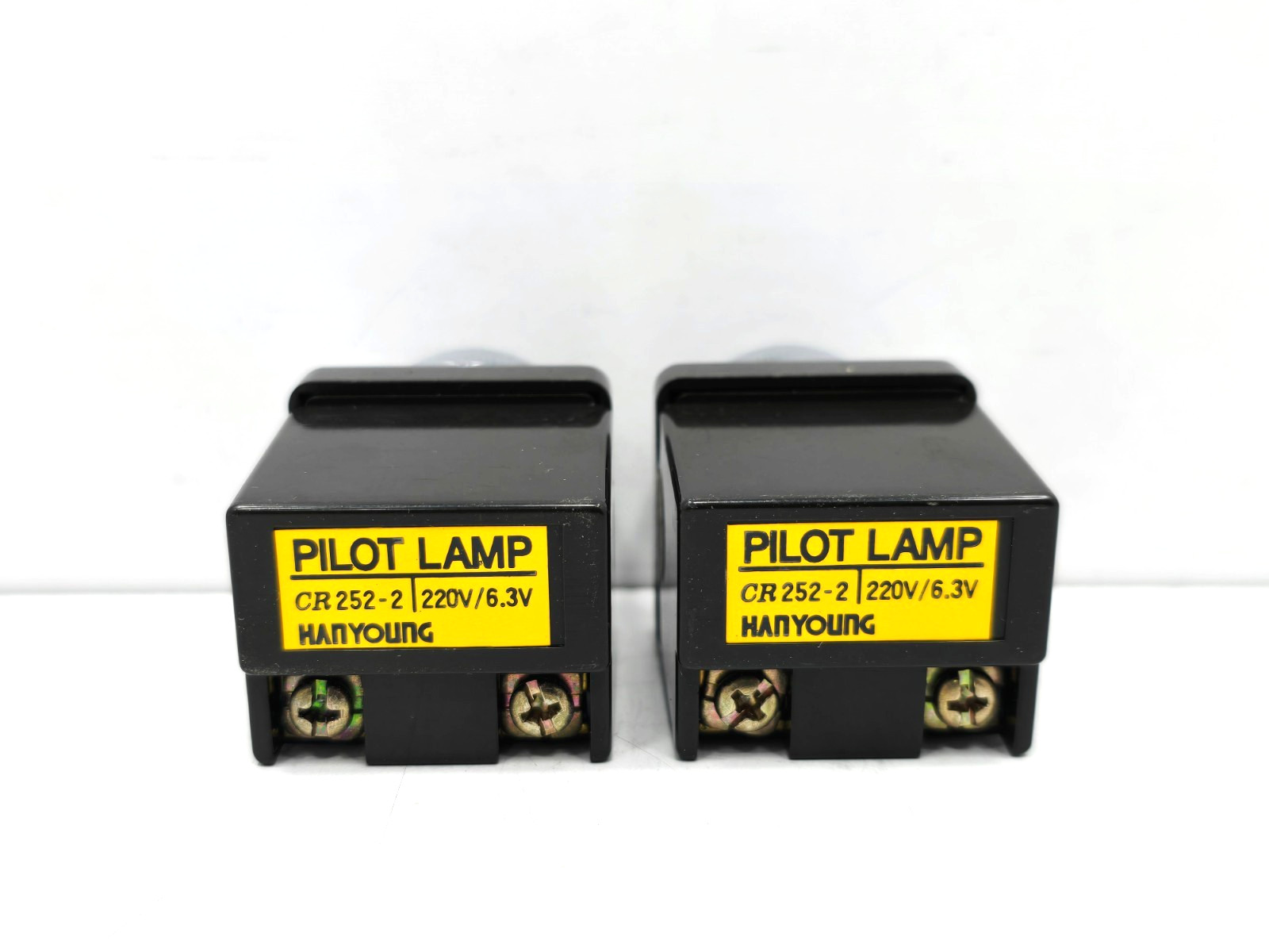CR-252-2 HANYOUNG PILOT INDICATOR LOT OF 2