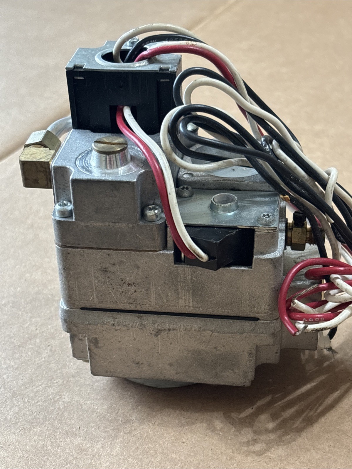 GAS VALVE NAT/LP 3/4 120V 36C90A