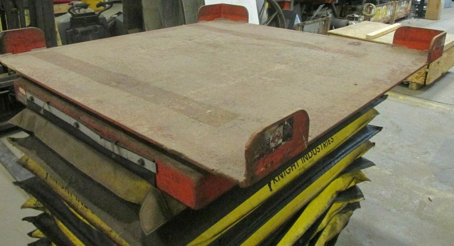 Airlift 4000 LB Capacity Knight Table ~51″ x 49″ Table 46203.5LR