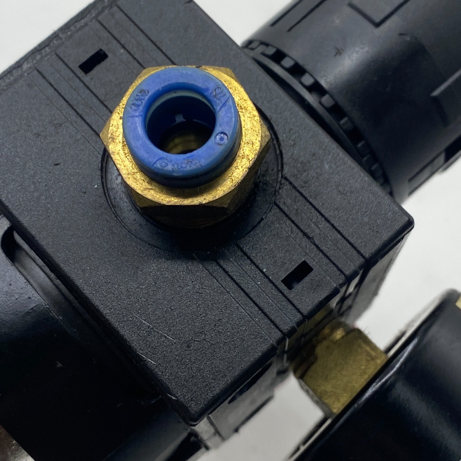 ROSS 913K77 Pneumatic Air Filter Regulator Lubricator 10.3bar 52 C