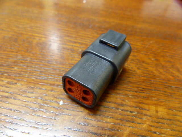 Deutsch DTP04-4P-E004 Qty of 10 per Lot n 4 Position Rectangular Housing Connec