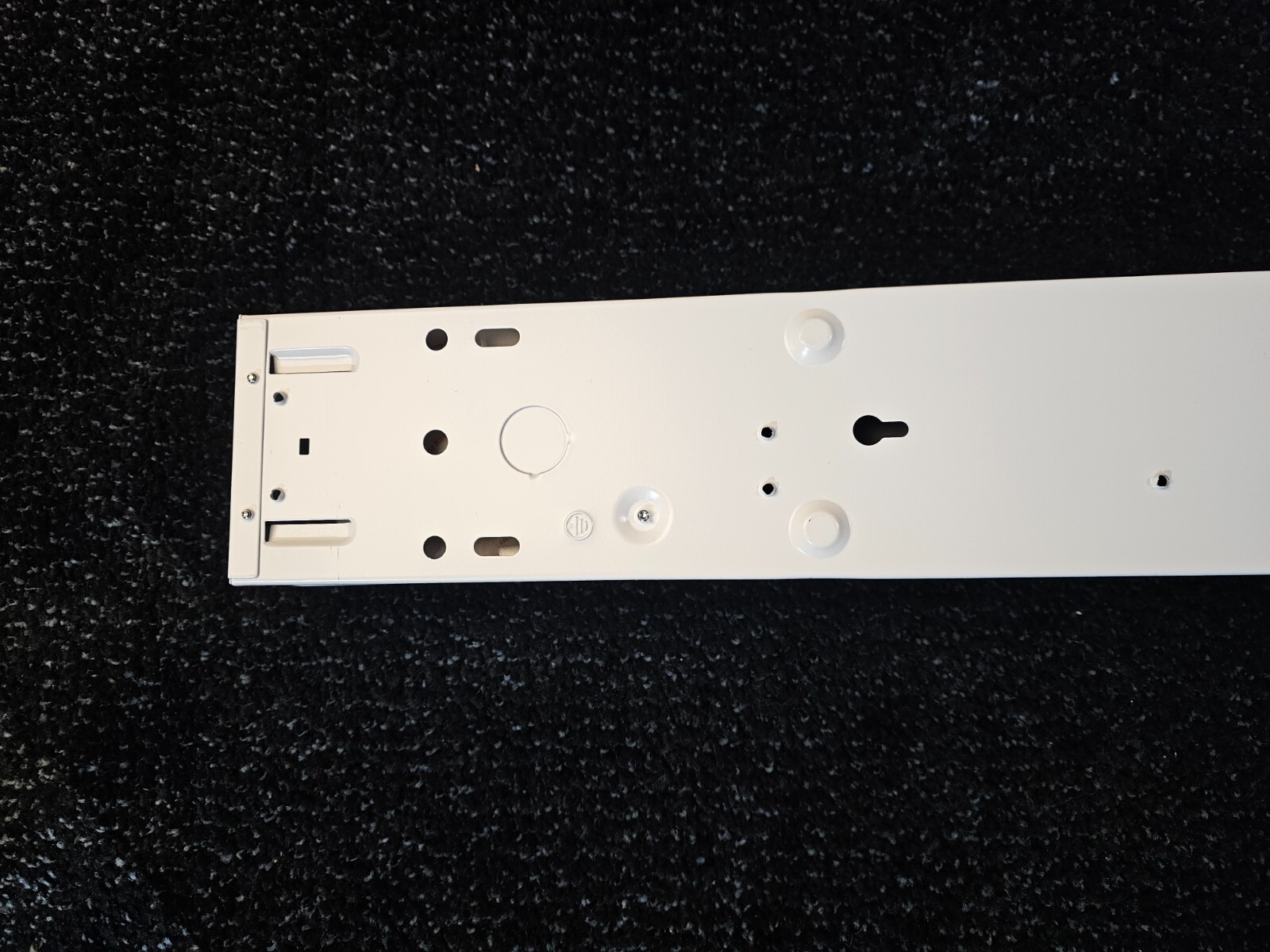 Metalux 4ST2L4040R 4′ Linear LED Striplight, Dual Lens, 4200 Lumen, 4000K 39 W