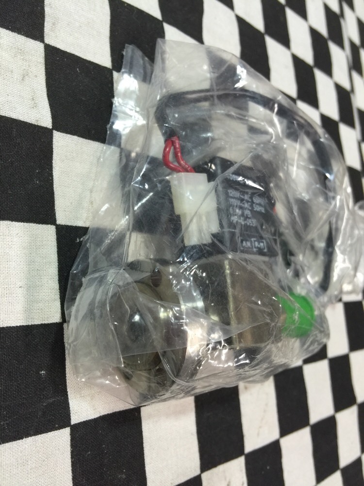 Asco Sub-miniature Solenoid U8225B5V, 1/4″ MVCR x 1-1/3″ CF, 400115-225D #126E
