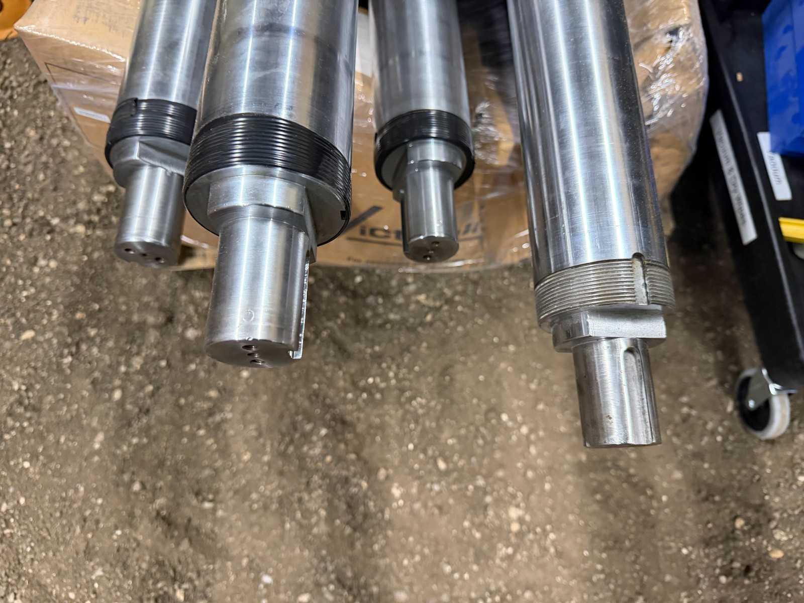 1x SAEHAN LEAF AIR SHAFT 031 767-5200 11/04 43″ long 6″ diameter