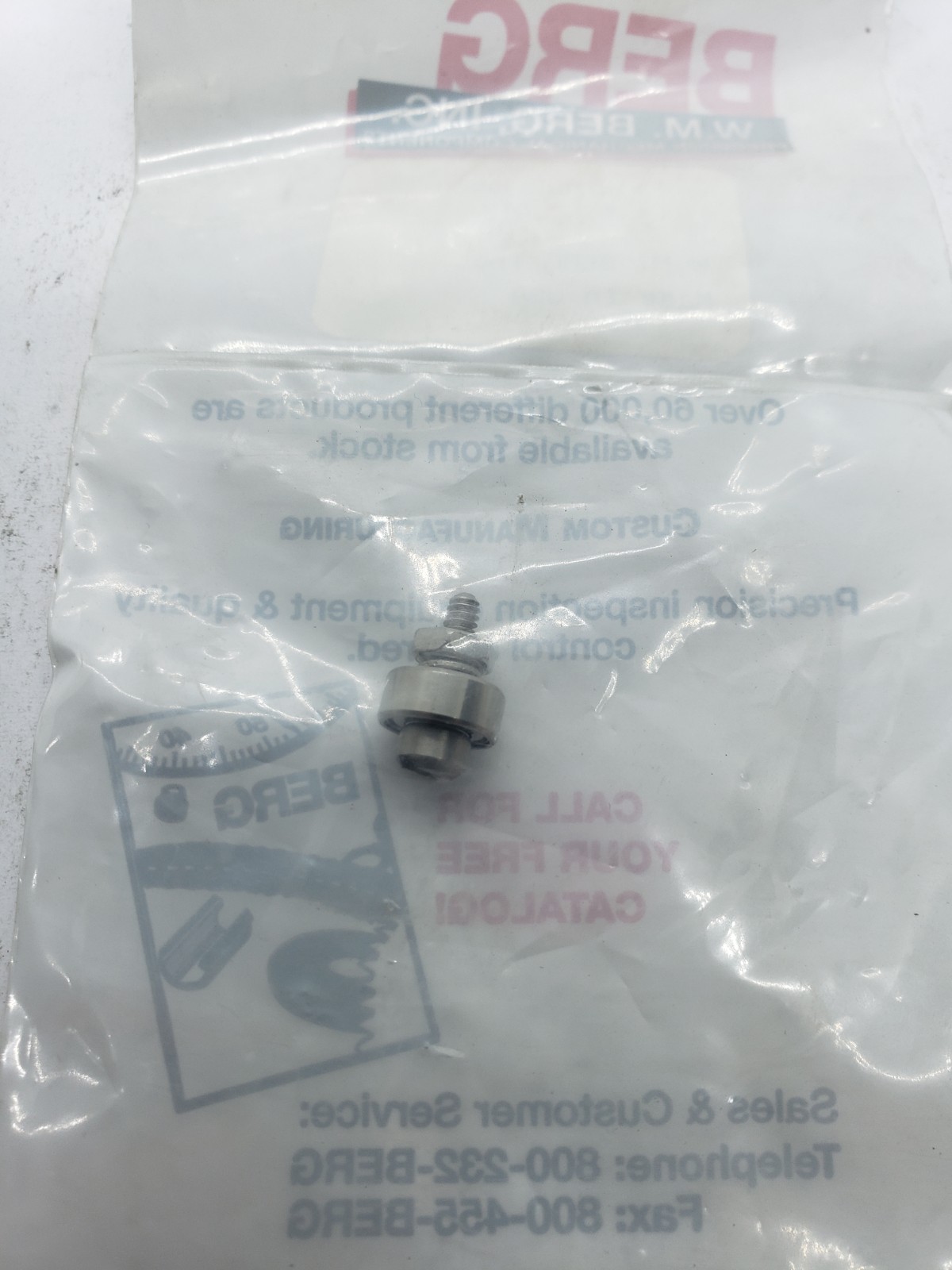 W.M BERG JE-2 CAM FOLLOWER 303 STAINLESS STEEL SCREW, NIB