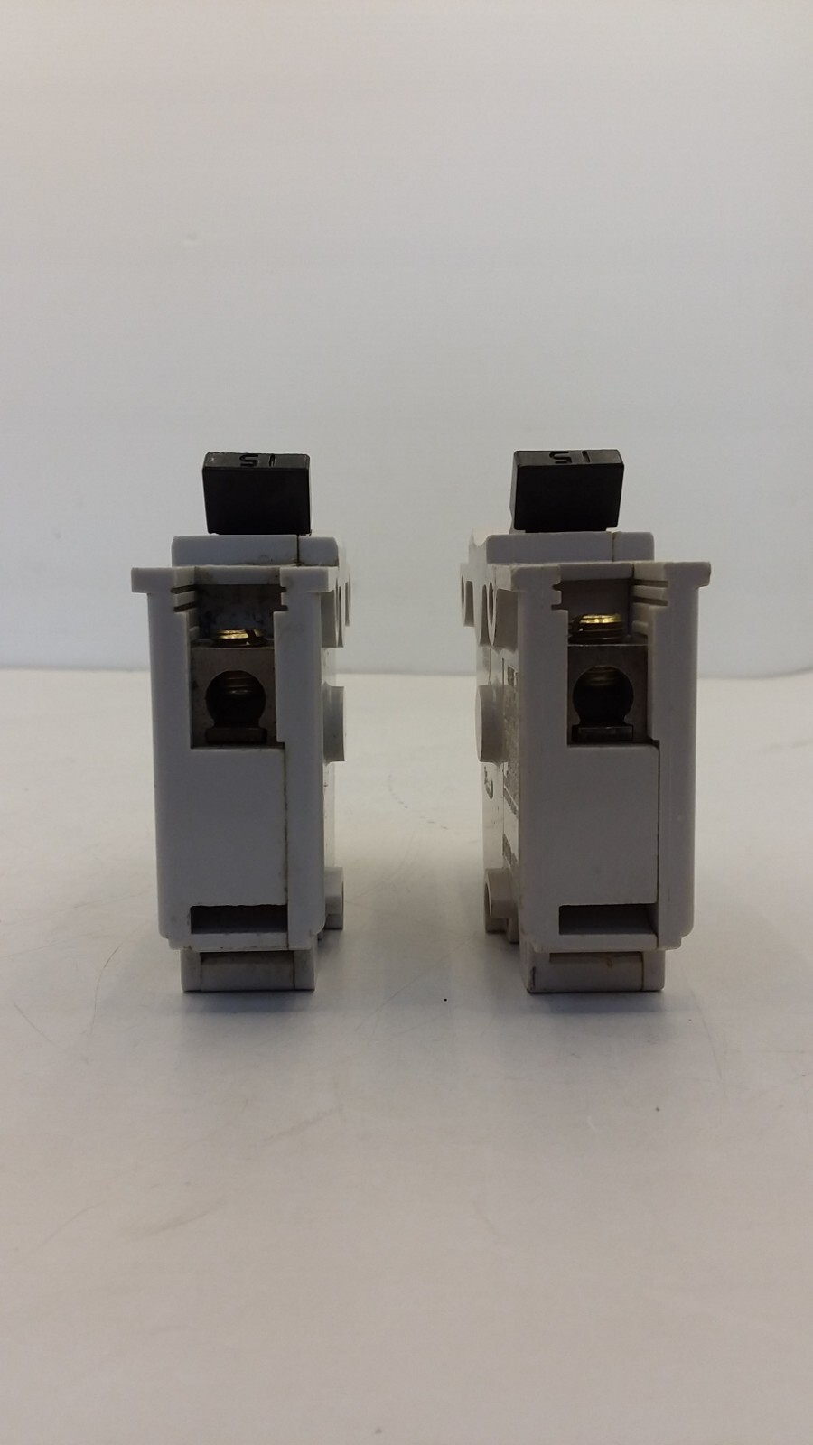 FEDERAL PACIFIC LR12188 CIRCUIT BREAKER 2 POLE 120/240V 15 AMP LOT OF 2