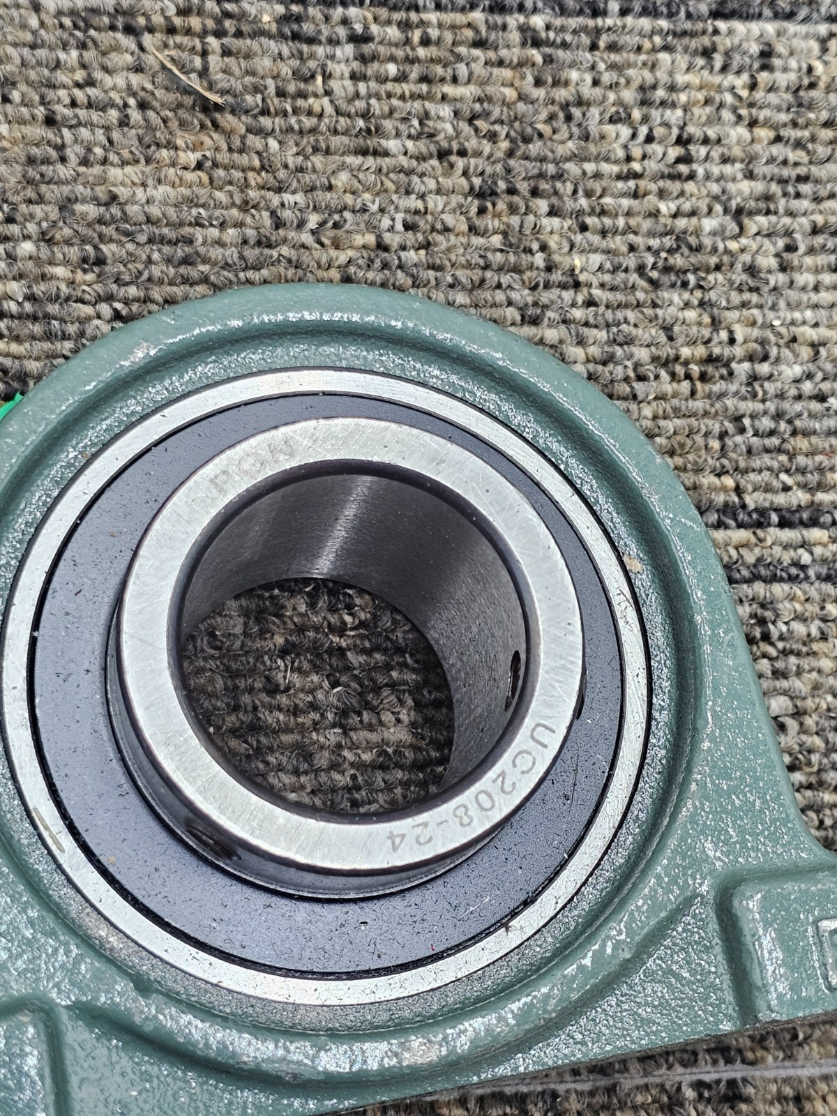 (QTY 2) PGN P208 UC208-24 INSERT 2 BOLT PILLOW BLOCK BEARING
