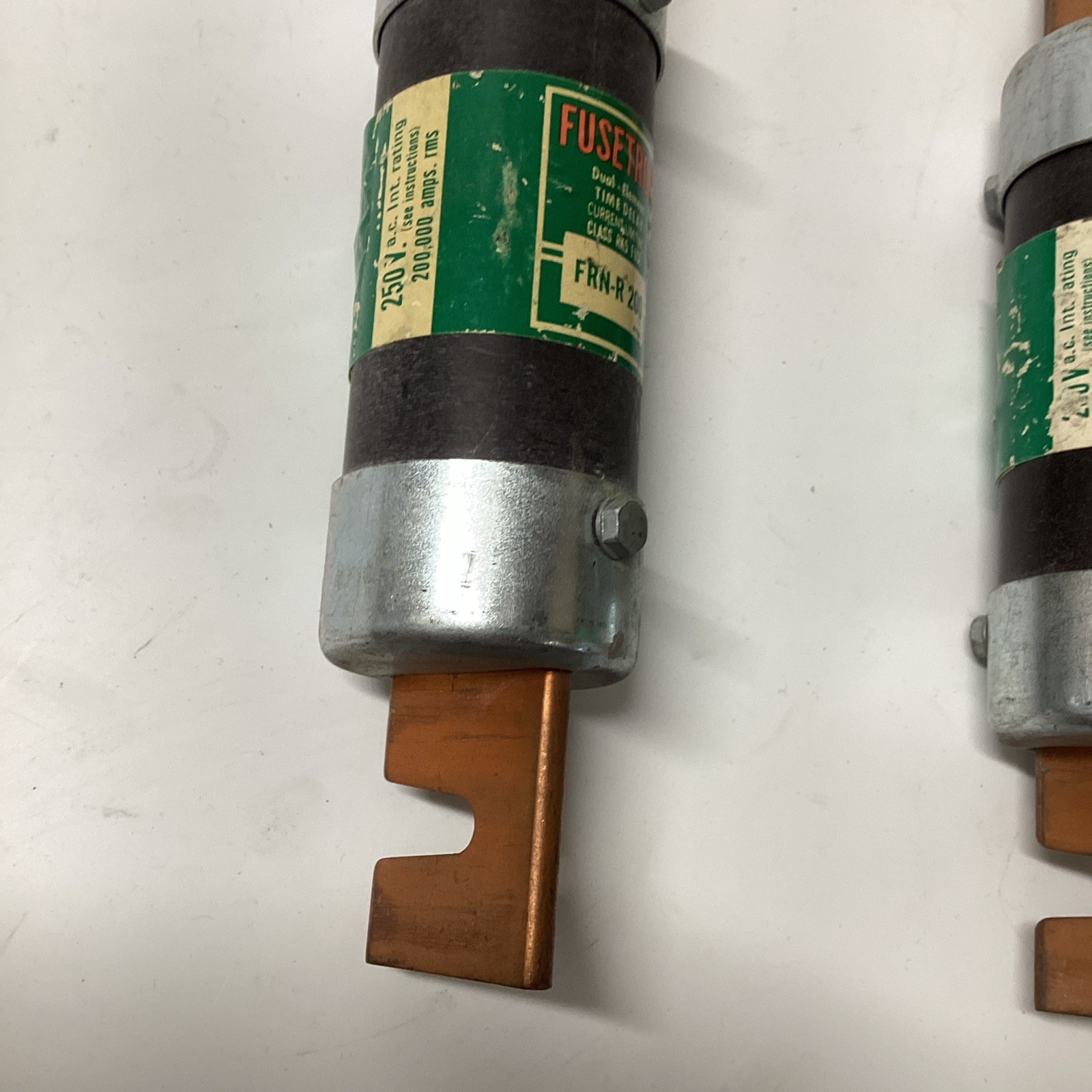 BUSS FUSETRON FRN-R-200 DUAL ELEMENT TIME DELAY LOT OF 2 V-089