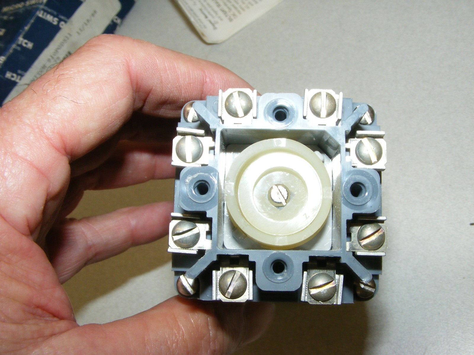 Honeywell Micro Switch 910PGD511 Coordinated Manual Control Selector Switch (zz3
