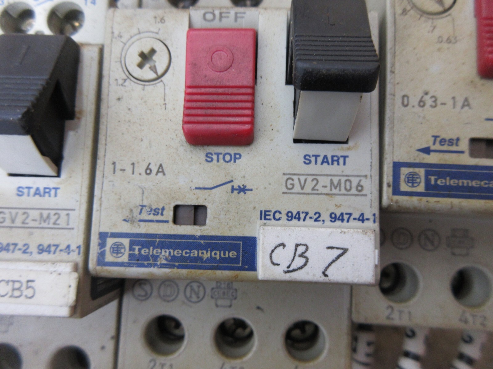 TELEMECANIQUE CONTACTOR 0.63-1A GV2-M05 CB2 GV2-M06 M21 LOT OF 3 PIECES