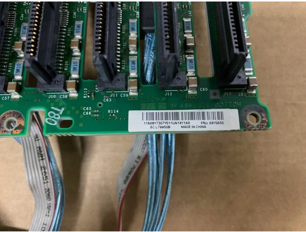 IBM X3650 M3 8 x 2.5″ SAS/SATA Hot-Swap Drive Backplane with Cables 69Y0650
