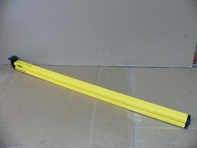Banner Slse14-900Q8 Ez-Screen Safety Light Curtain Defined Area 900Mm
