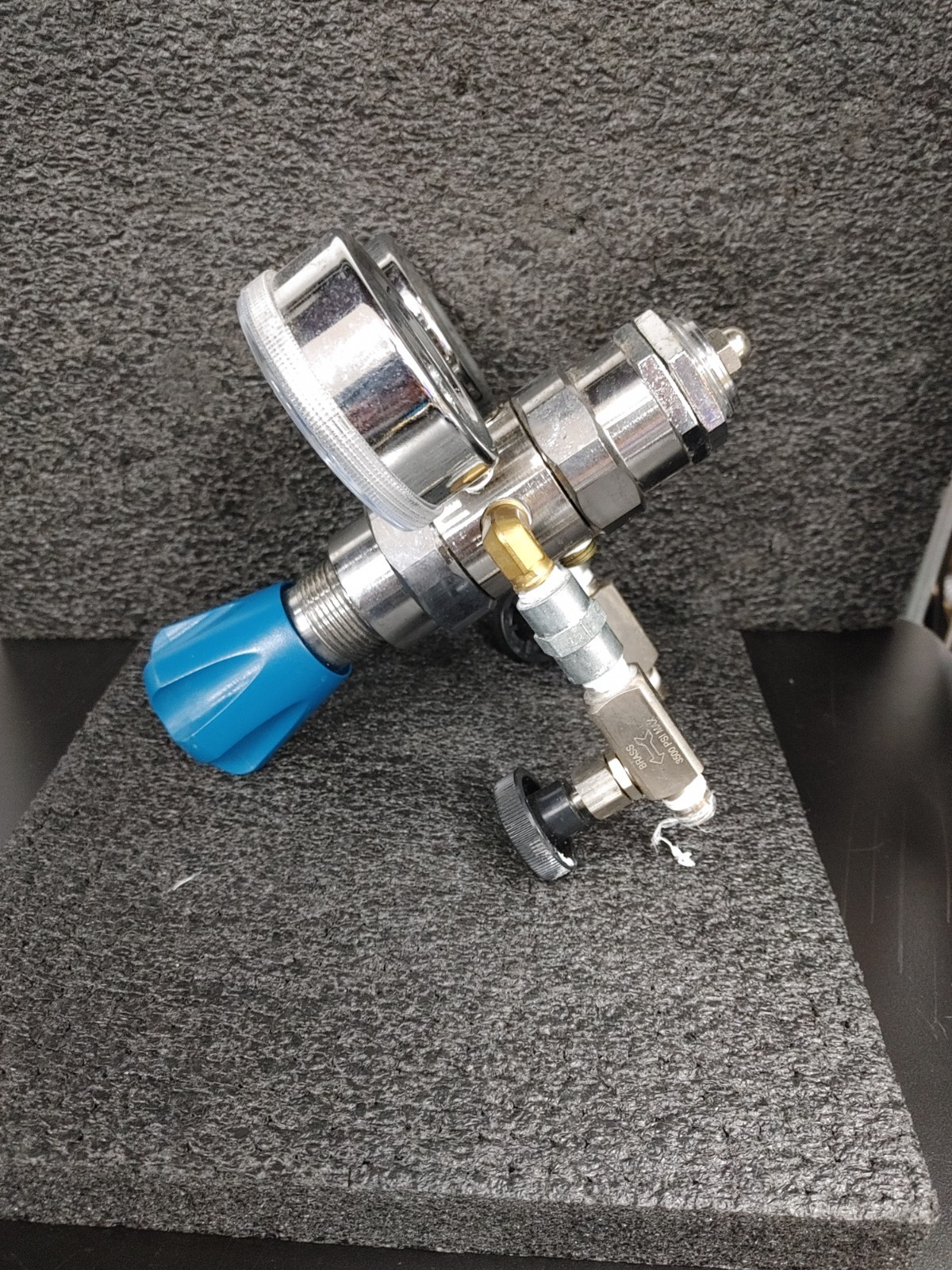 MATHESON High Purity Regulator with PROSTAR Valve X2 and Pressure Gauges