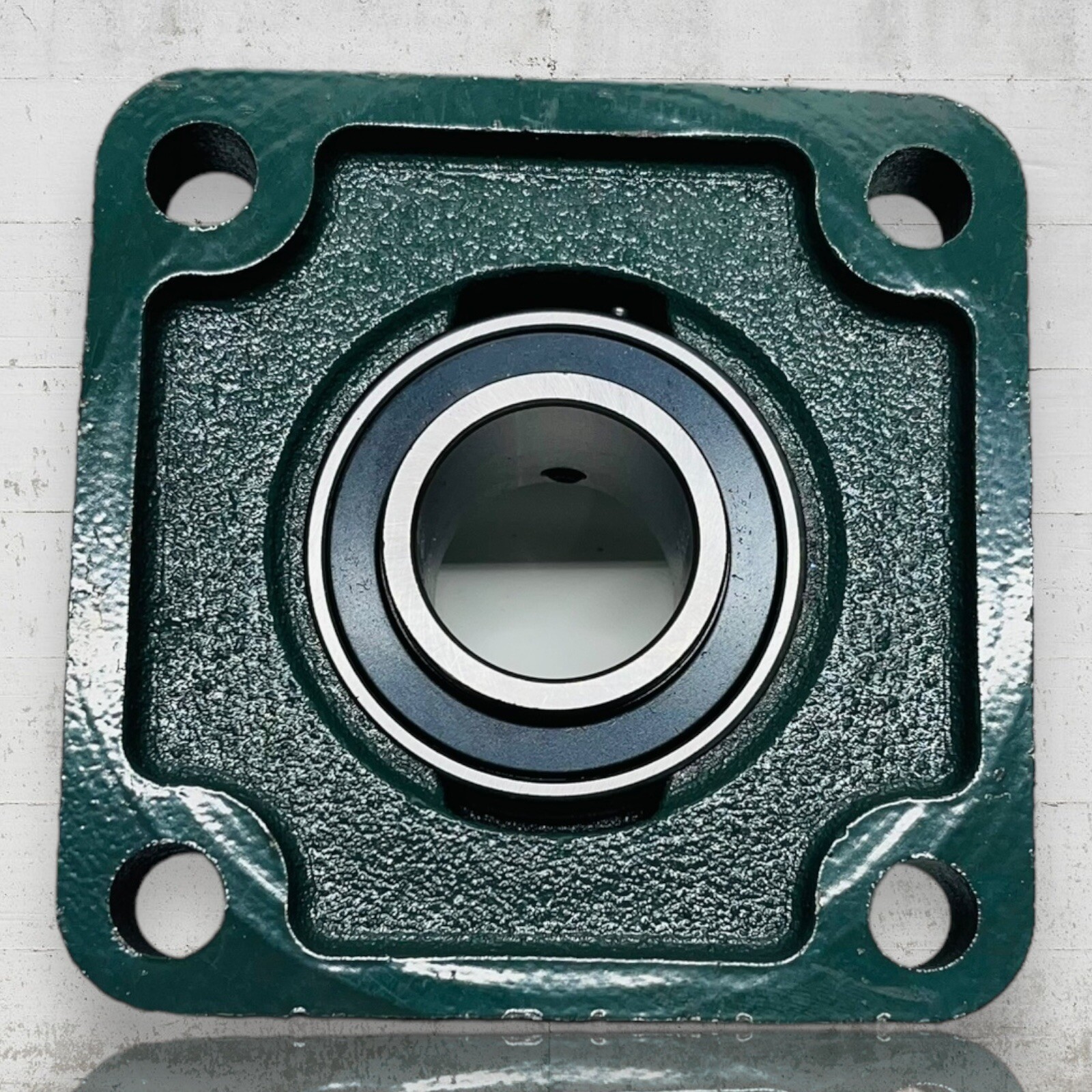 UCF206-20 Pillow Block Flange Mounted Bearing 1-1/4″ Bore 4 Bolt