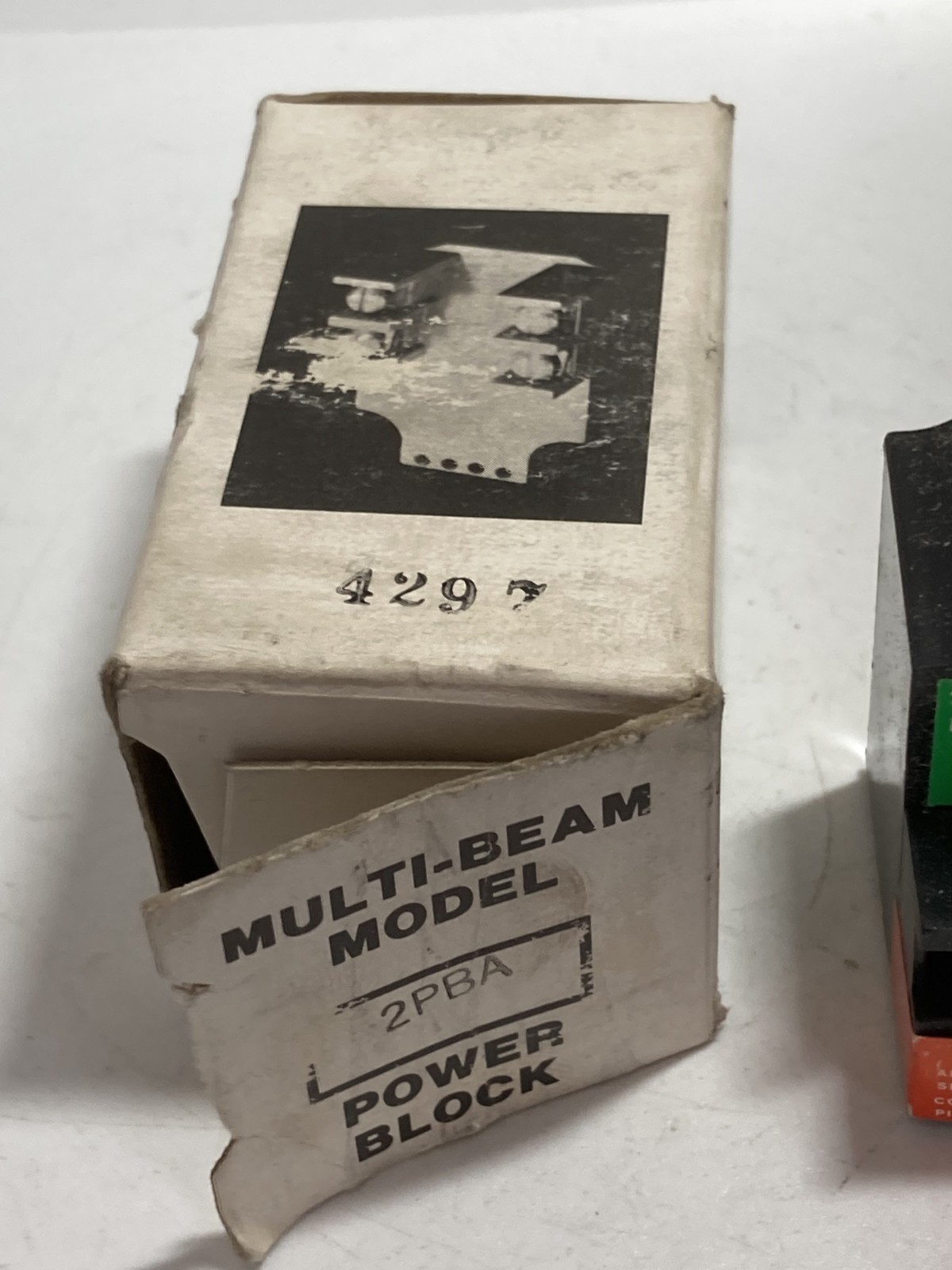BANNER LR41887 POWER BLOCK 2PBA 120VAC NIB