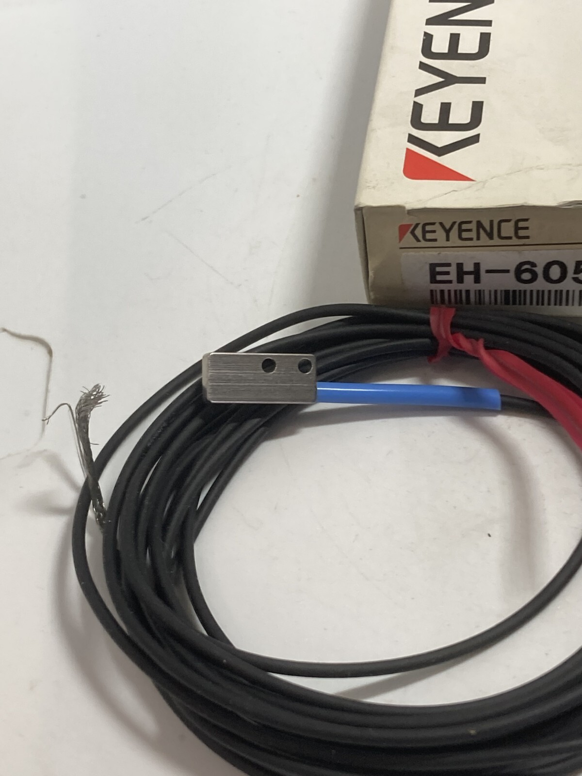KEYENCE EH-605 SENSOR HEAD SHIELDED TYPE THIN 3MM SENSING NIB