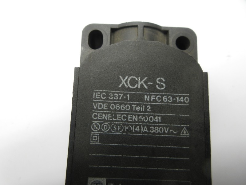 TELEMECANIQUE XCK-S 380V 4A (AS PICTURED) NSNP