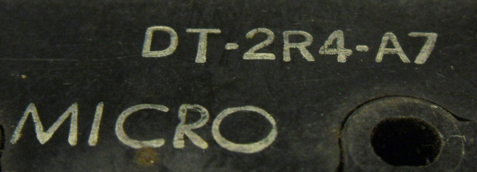 LOT OF 2 MICRO DT-2R4-A7 MICROSWITCH PIN PLUNGER