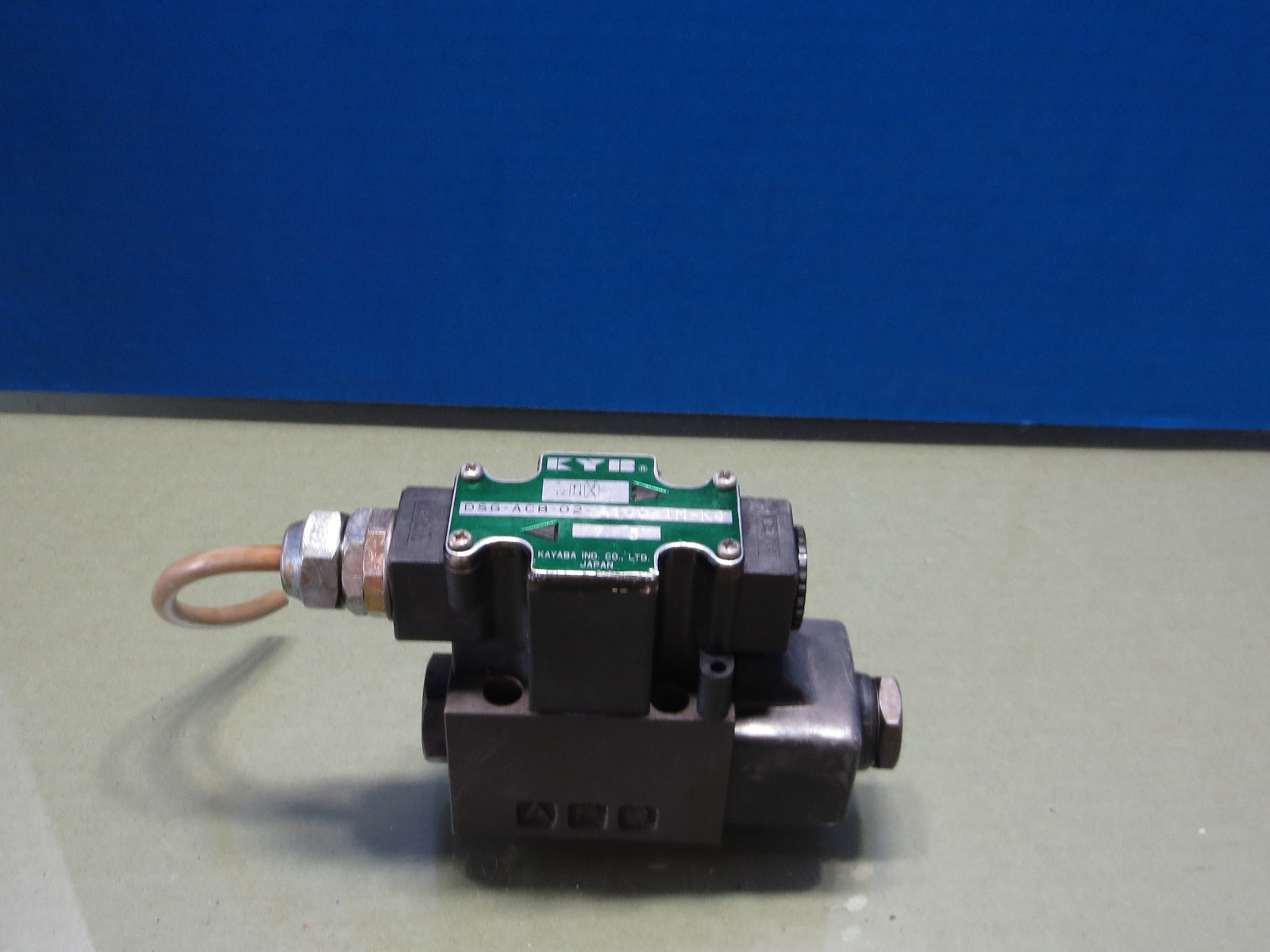 KYB DIRECTIONAL VALVE DSG-ACB-02-A100-TM-K4