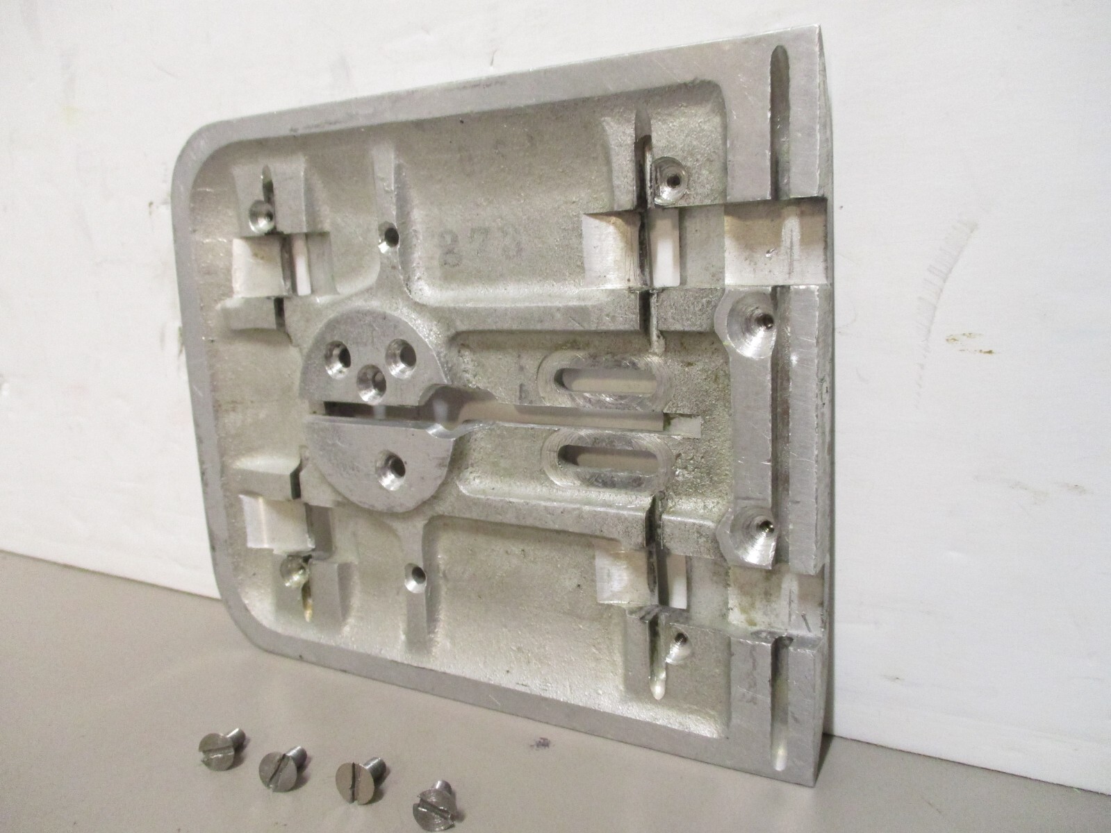 Base Foot Mount 5-1/4″ x 6-1/4″ for Vintage Wolf Model R Electric Fabric Cutter
