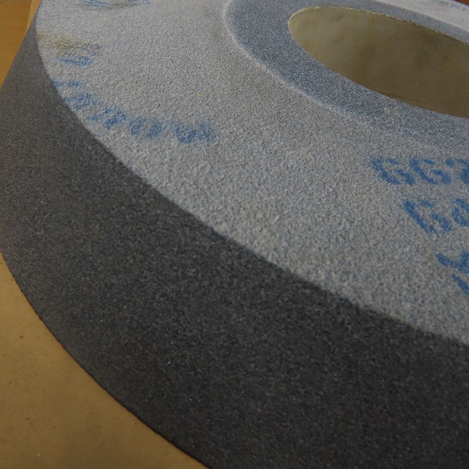Norton G4AGO-K0V 15-7/8″ OD Abrasive Grinding Wheel 5″ Bore 2″ Thick 2030RPM