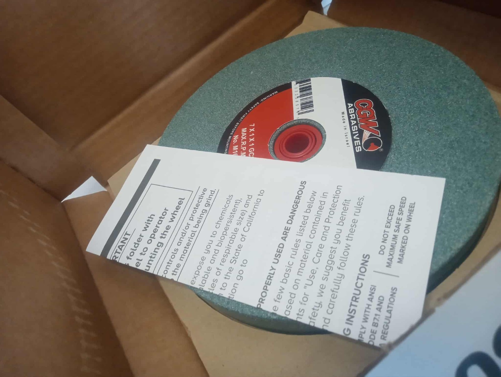 CGW ABRASIVES Bench & Pedestal Grinding Wheel 7″ Dia, 1″ Thick 1″ Hole Dia,