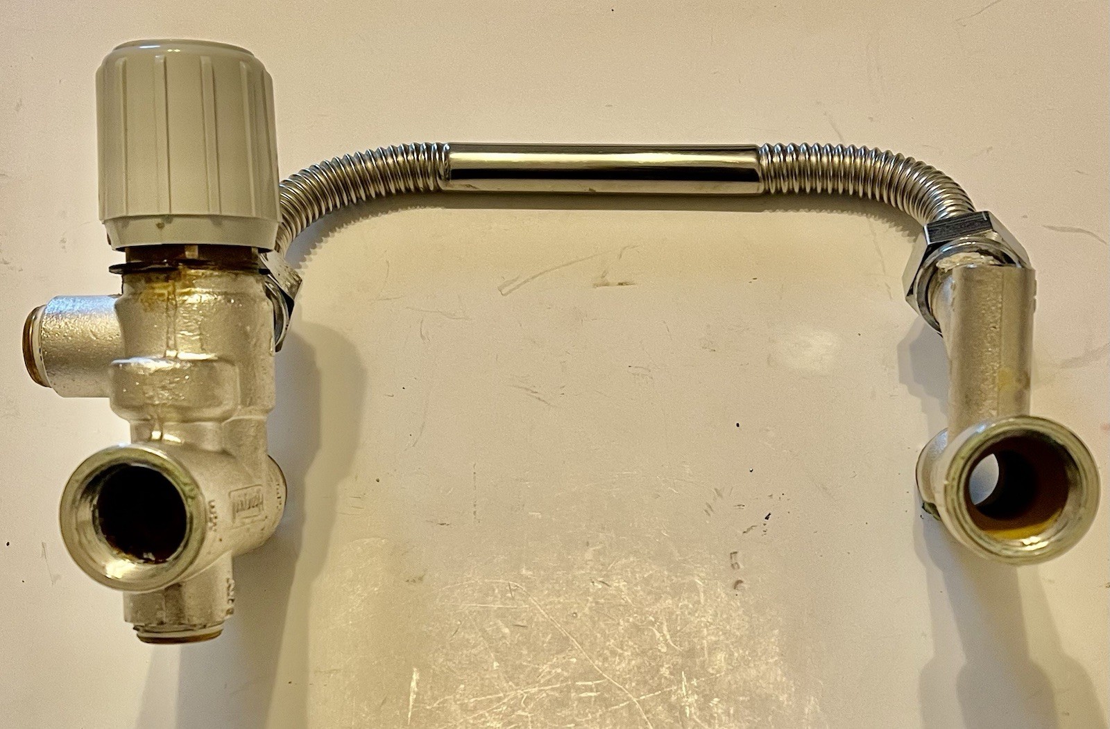Honeywell AMX300TLF Direct Connect 3/4” Mixing Valve 8″ SS Corrugated Connector