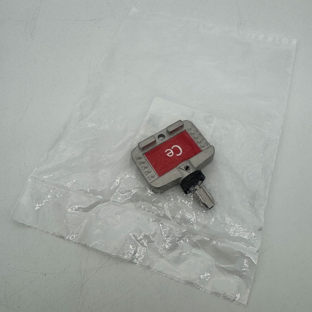 440T-AKEYE10CE Key Trapped Key Interlock New Original 440TAKEYE10CE
