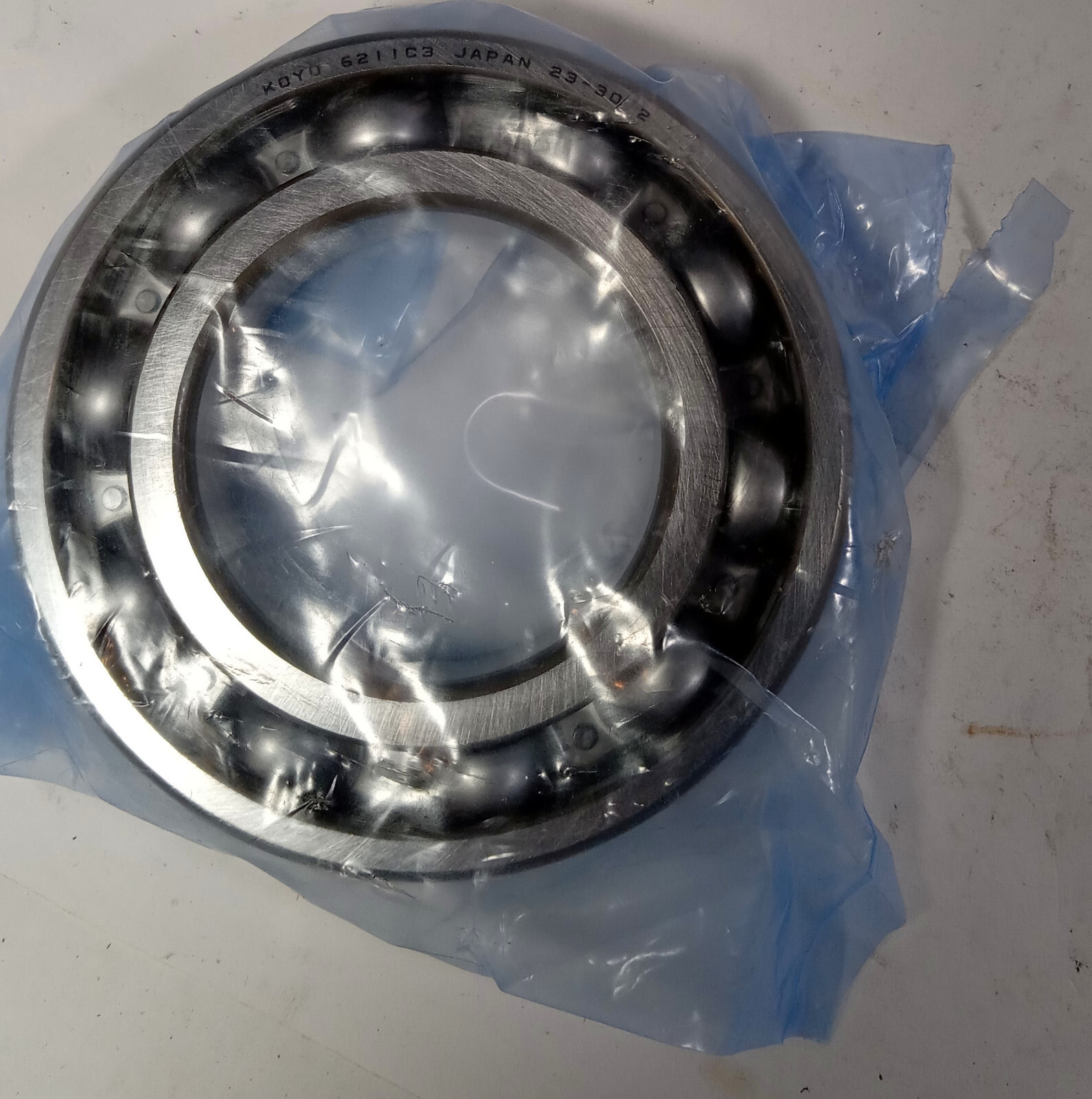 1 NEW KOYO 6211C3 DEEP GROOVE BALL BEARING NNB ***MAKE OFFER***
