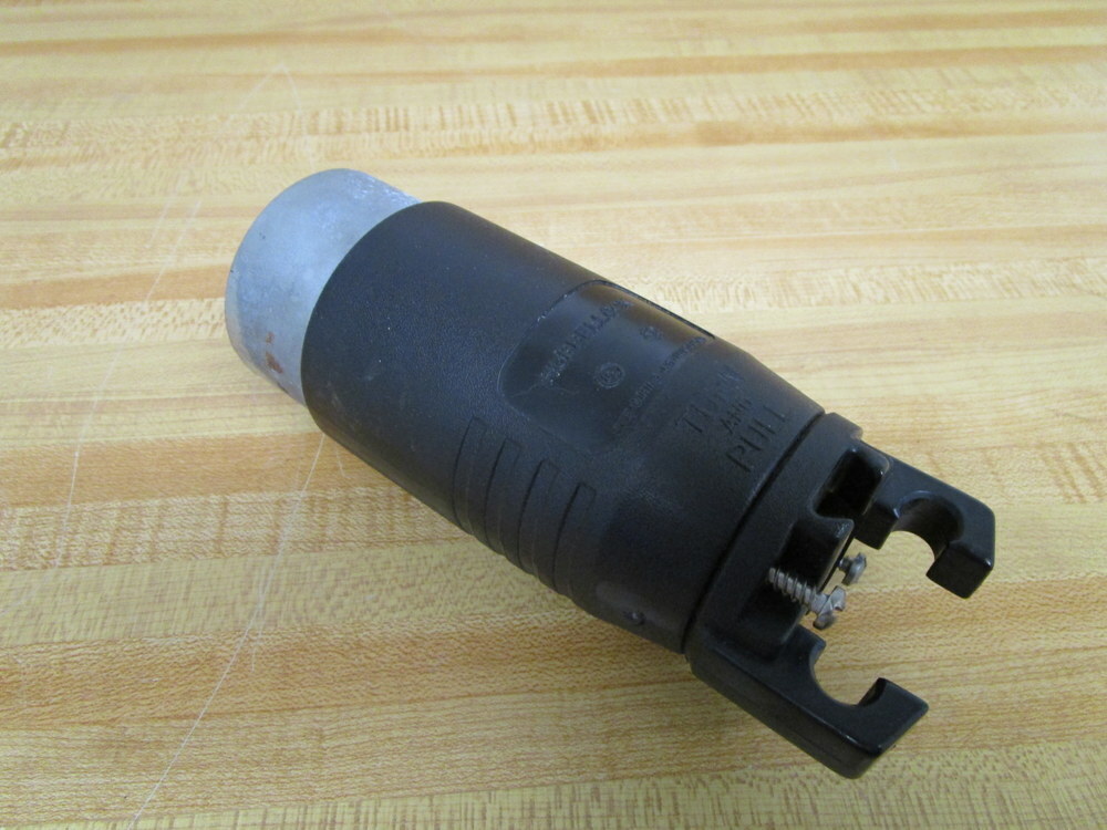 Hubbell HBL 25415B Plug