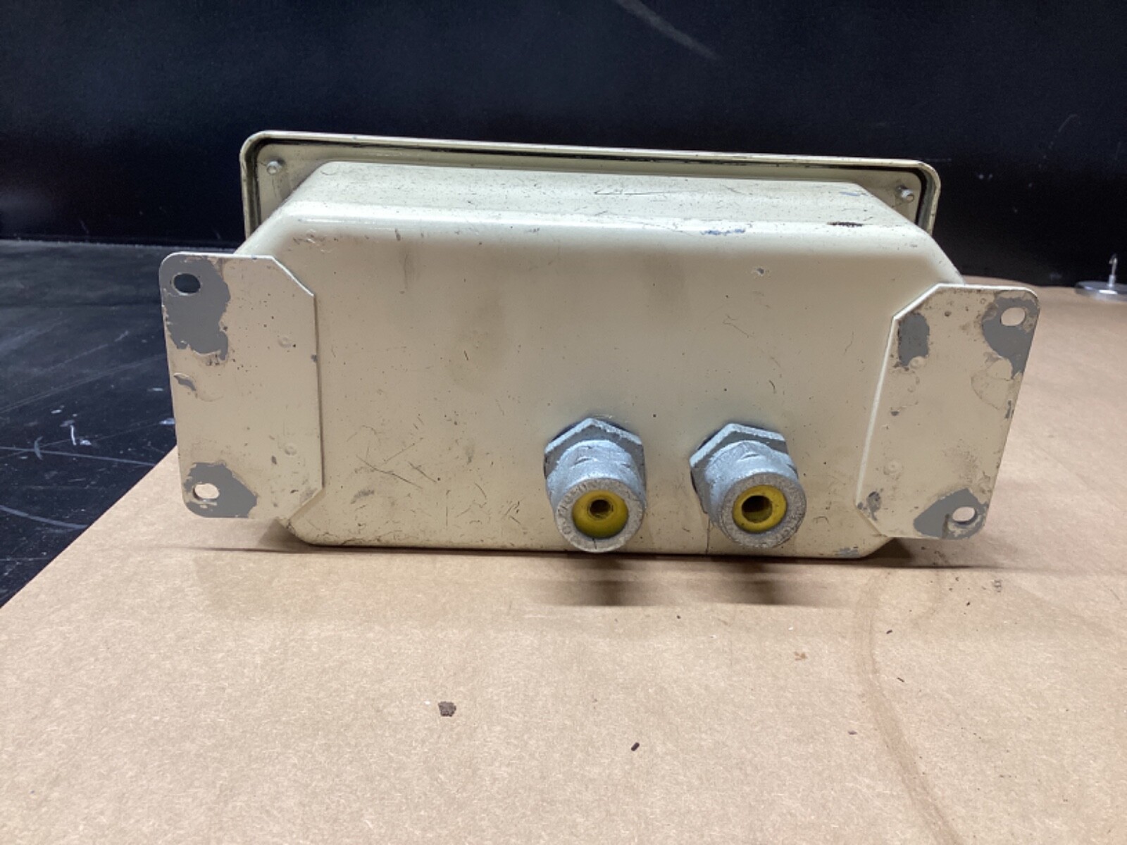 HOFFMAN 3 HOLE PUSHBUTTON ENCLOSURE ED3PB #100F52FML