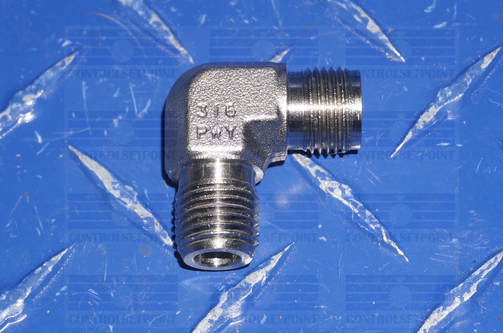 SWAGELOK 1/4″ NPT TO 3/8″ TUBE ELBOW MALE TO MALE 316 SST SS-600-2-4
