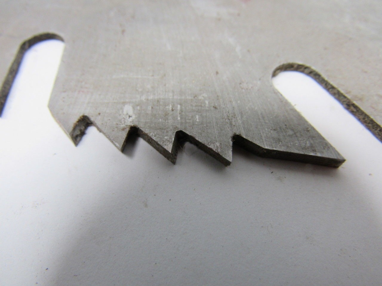 The Blade MFG. CO. 10″ Dia. 70 tooth 5/8″ arbor hole wood cutting saw blade