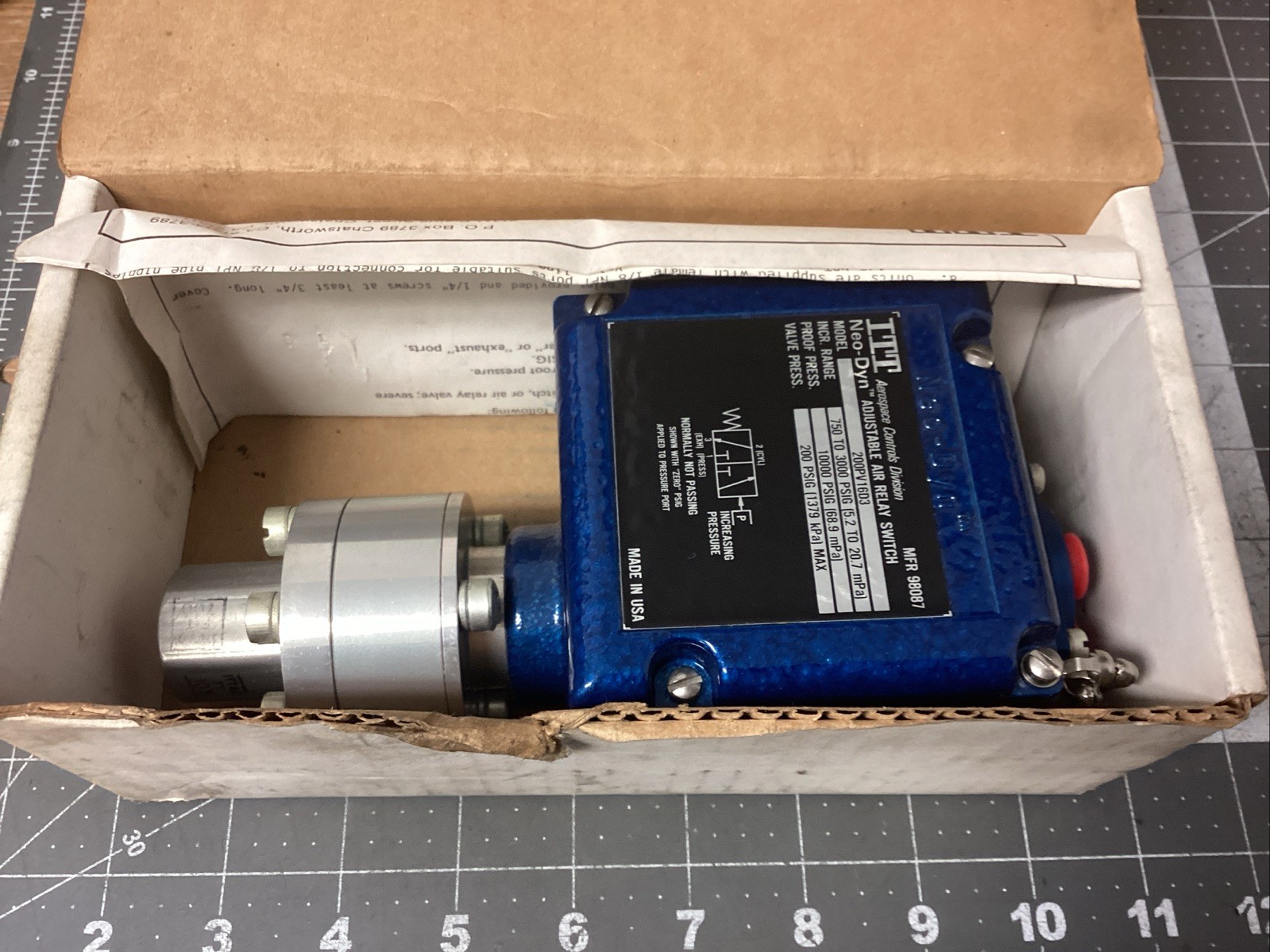 NEO-DYN ADJUSTABLE AIR RELAY SWITCH 200PV16D3 (LBB45Y)