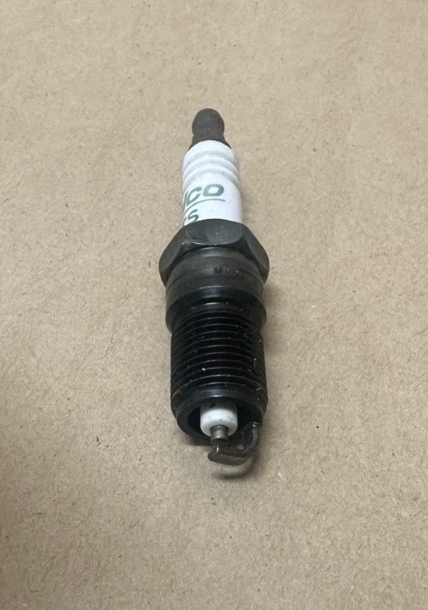 ACDelco R44LTS Spark-Plug Lot of 5 *NEW*