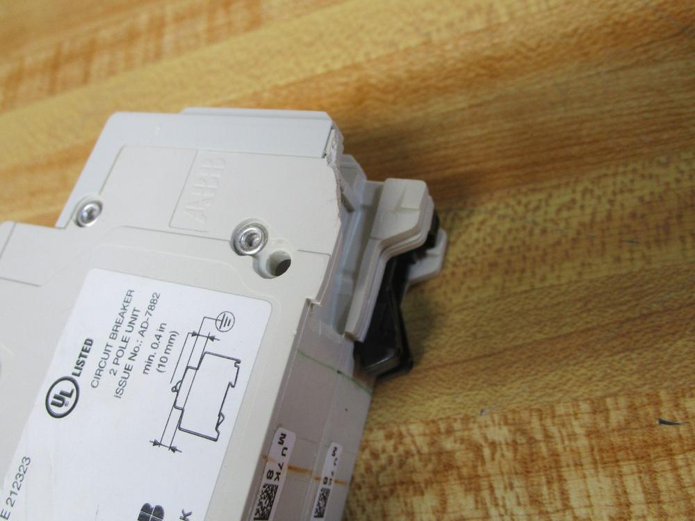 Asea Brown Broveri S202U-K8 ABB 8A Circuit Breaker S202UK8 Chipped